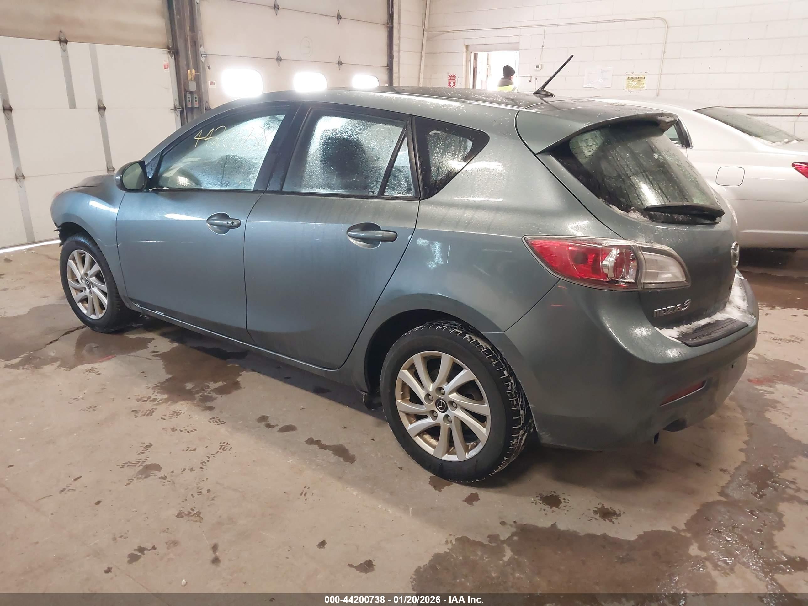 MAZDA MAZDA3 image 3