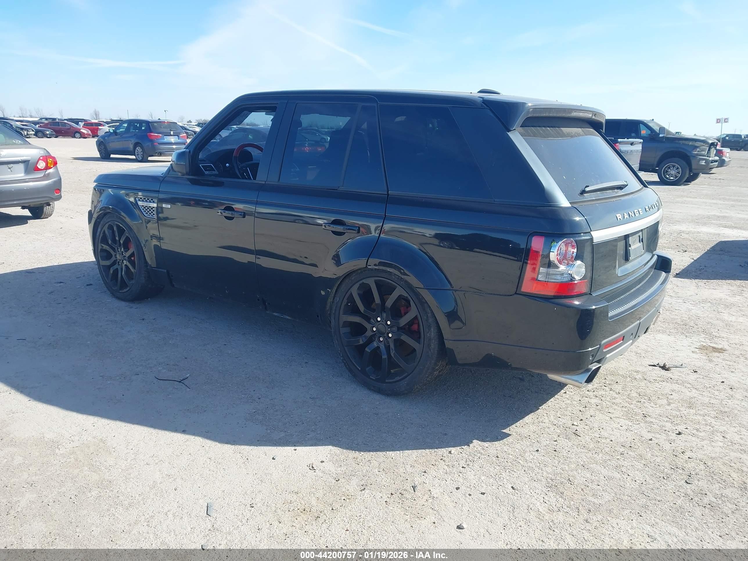LAND ROVER image 3