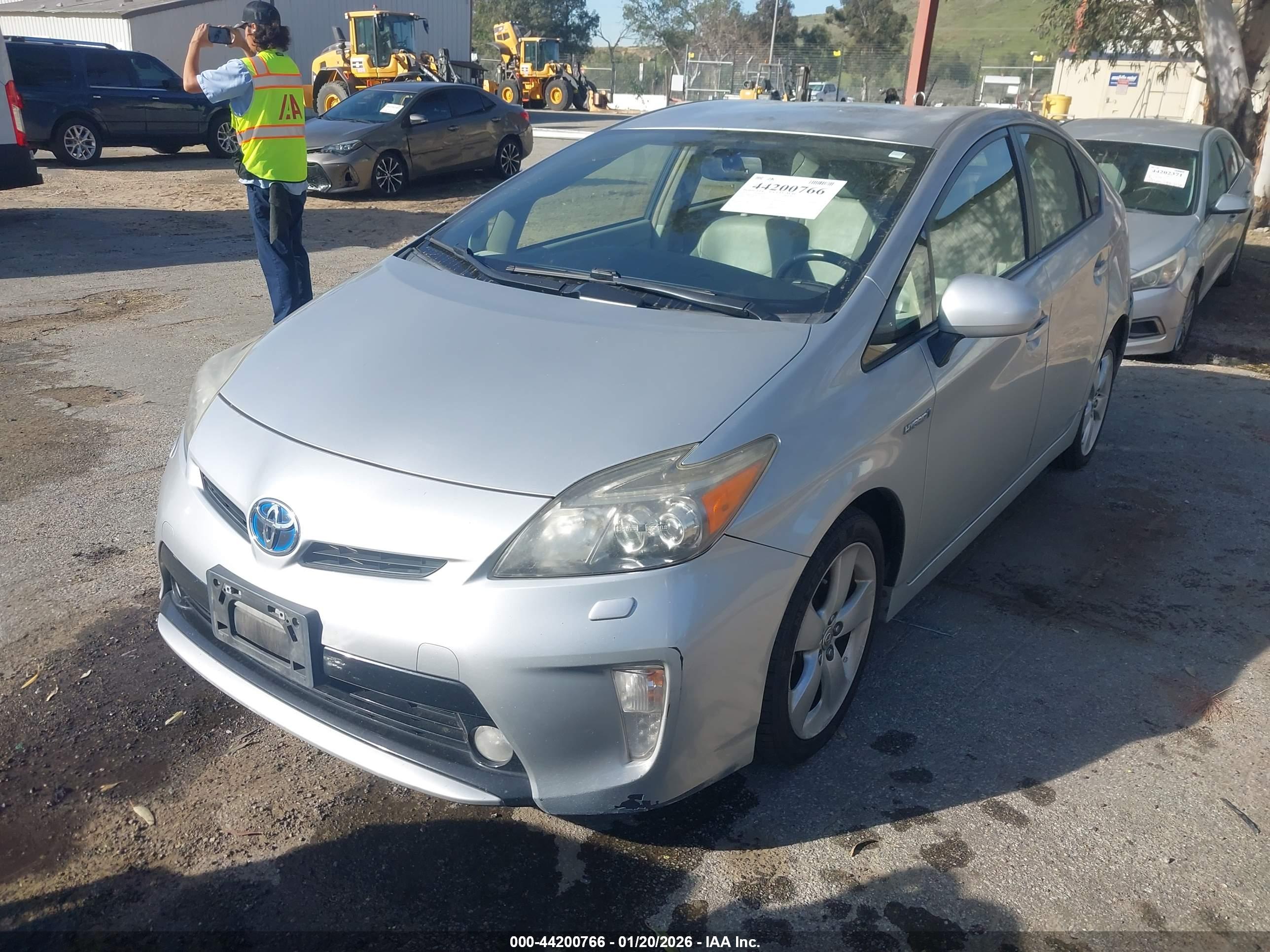 TOYOTA PRIUS image 2