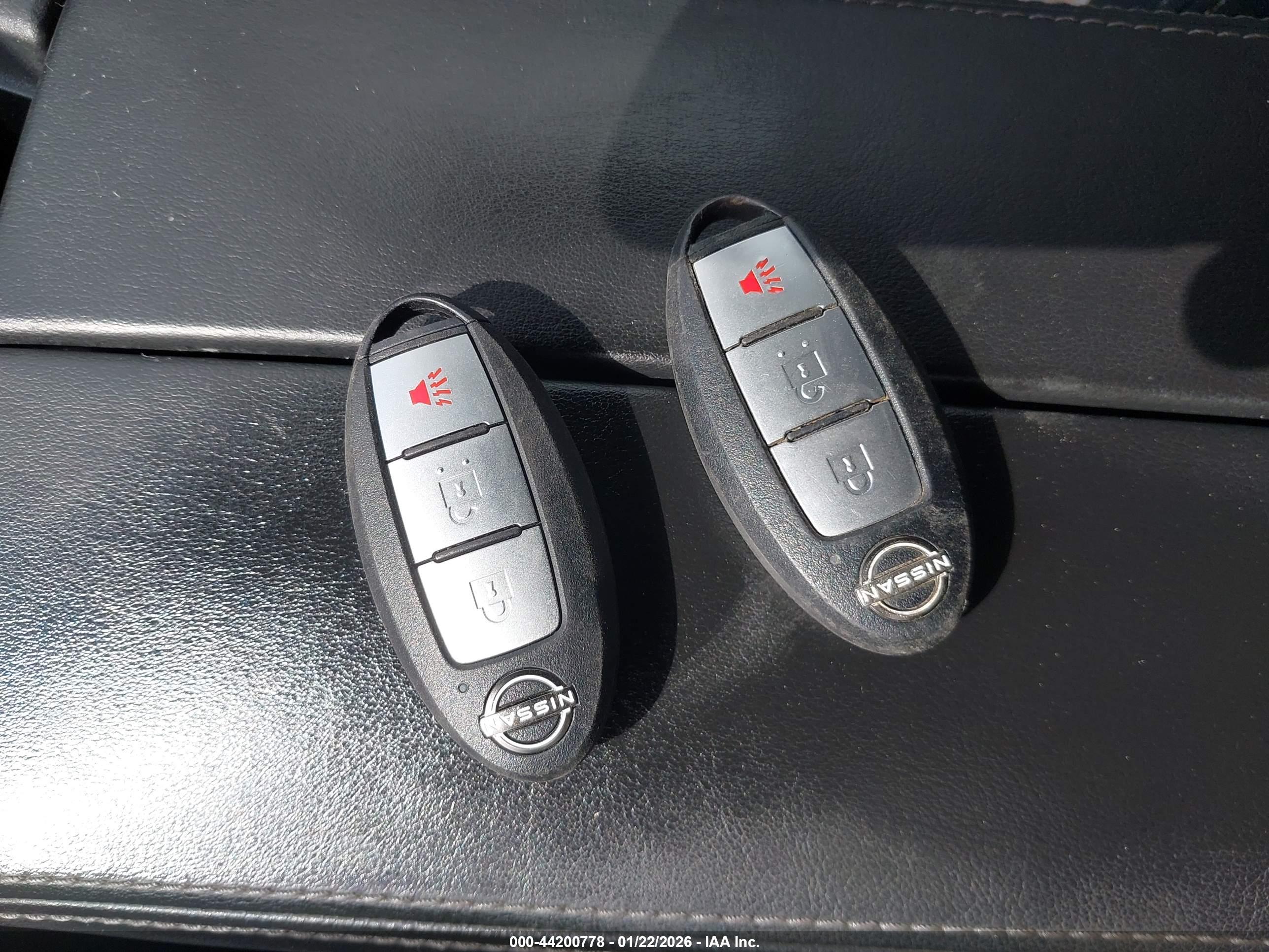 NISSAN ROGUE image 11