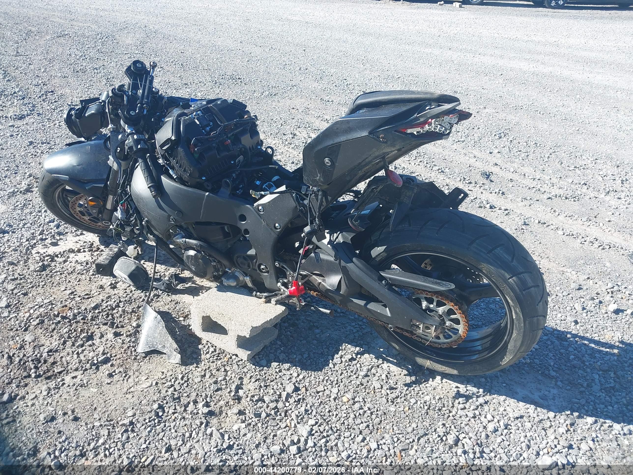 KAWASAKI ZX1002 image 3