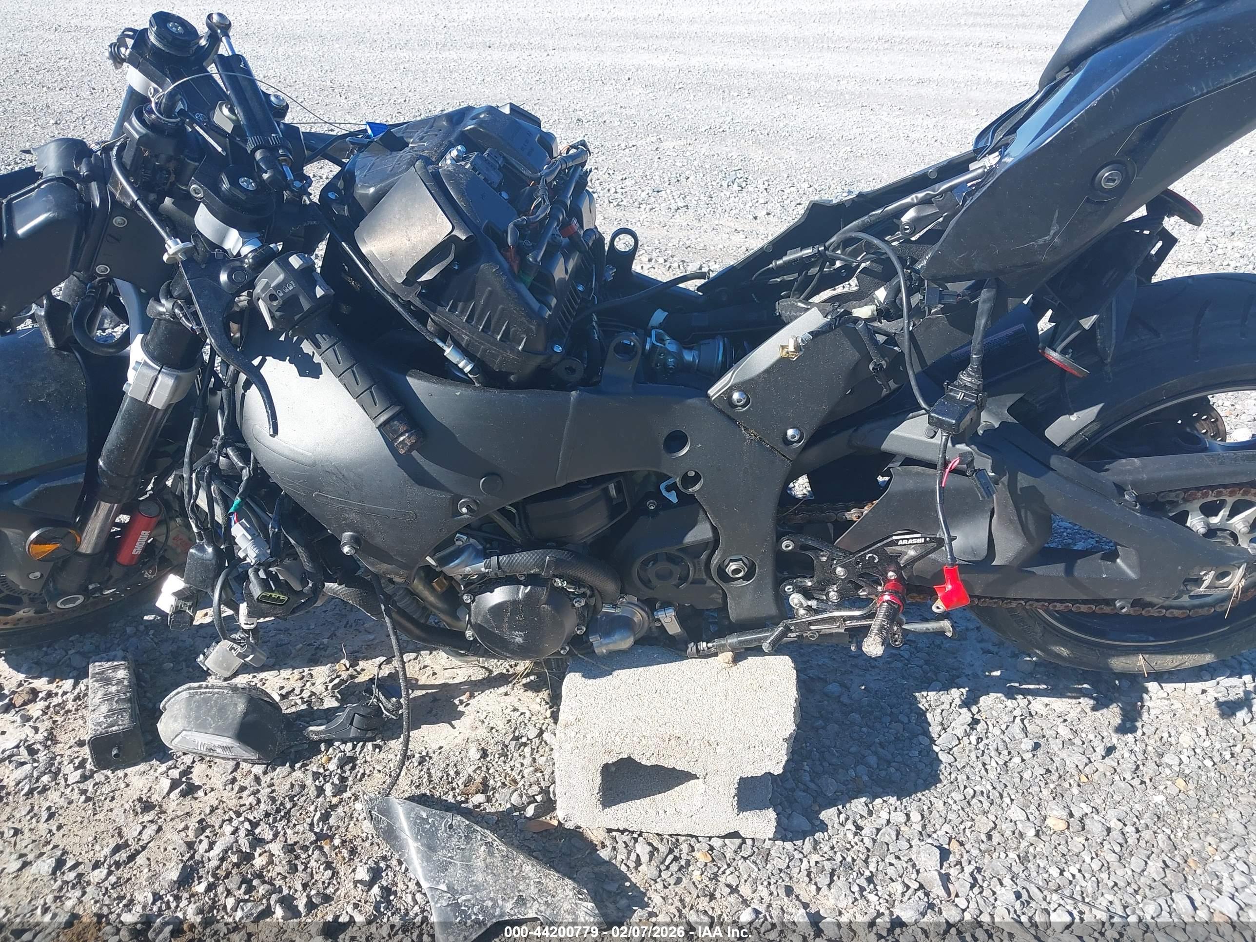 KAWASAKI ZX1002 image 9