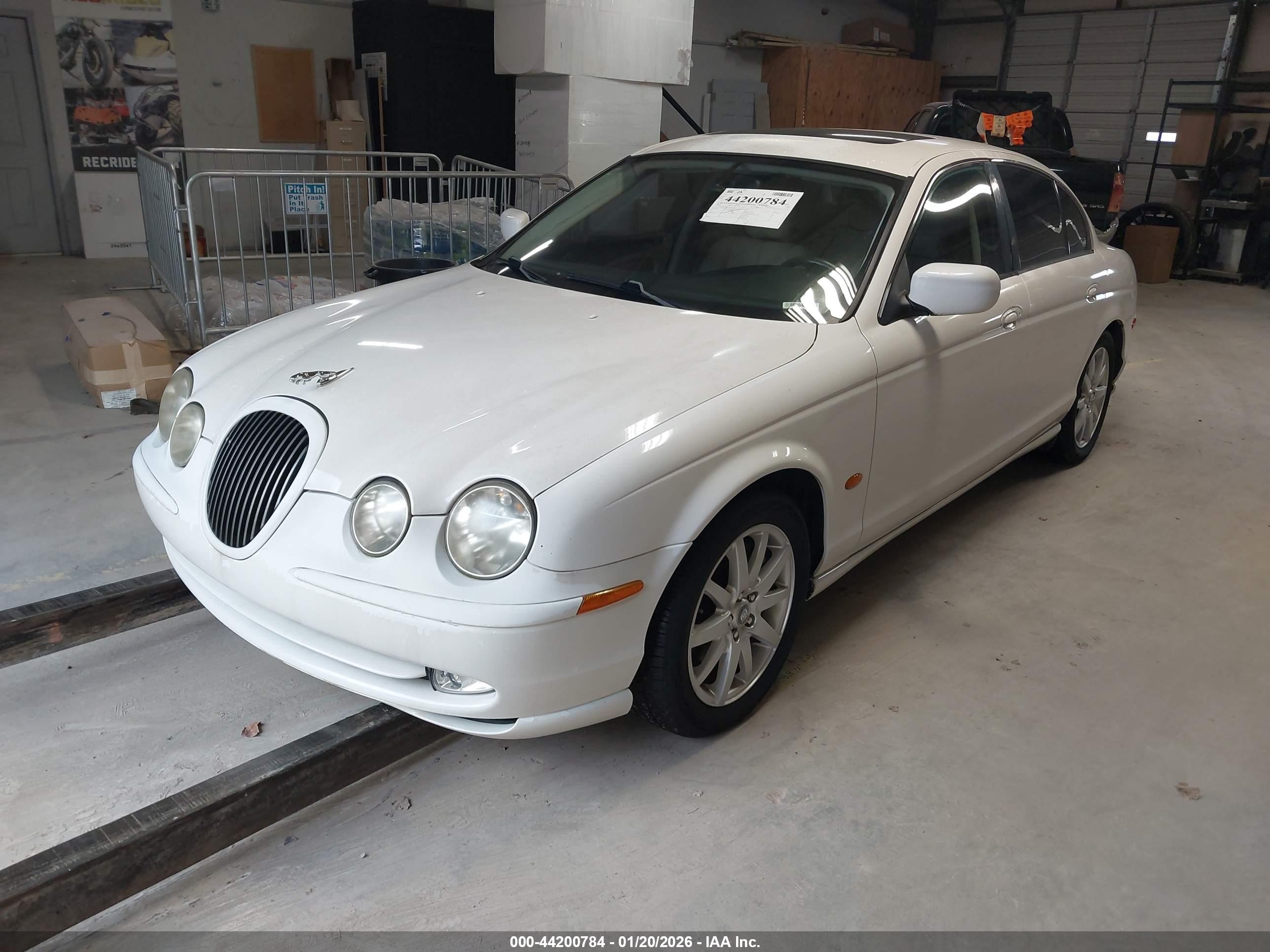 JAGUAR S-TYPE image 2