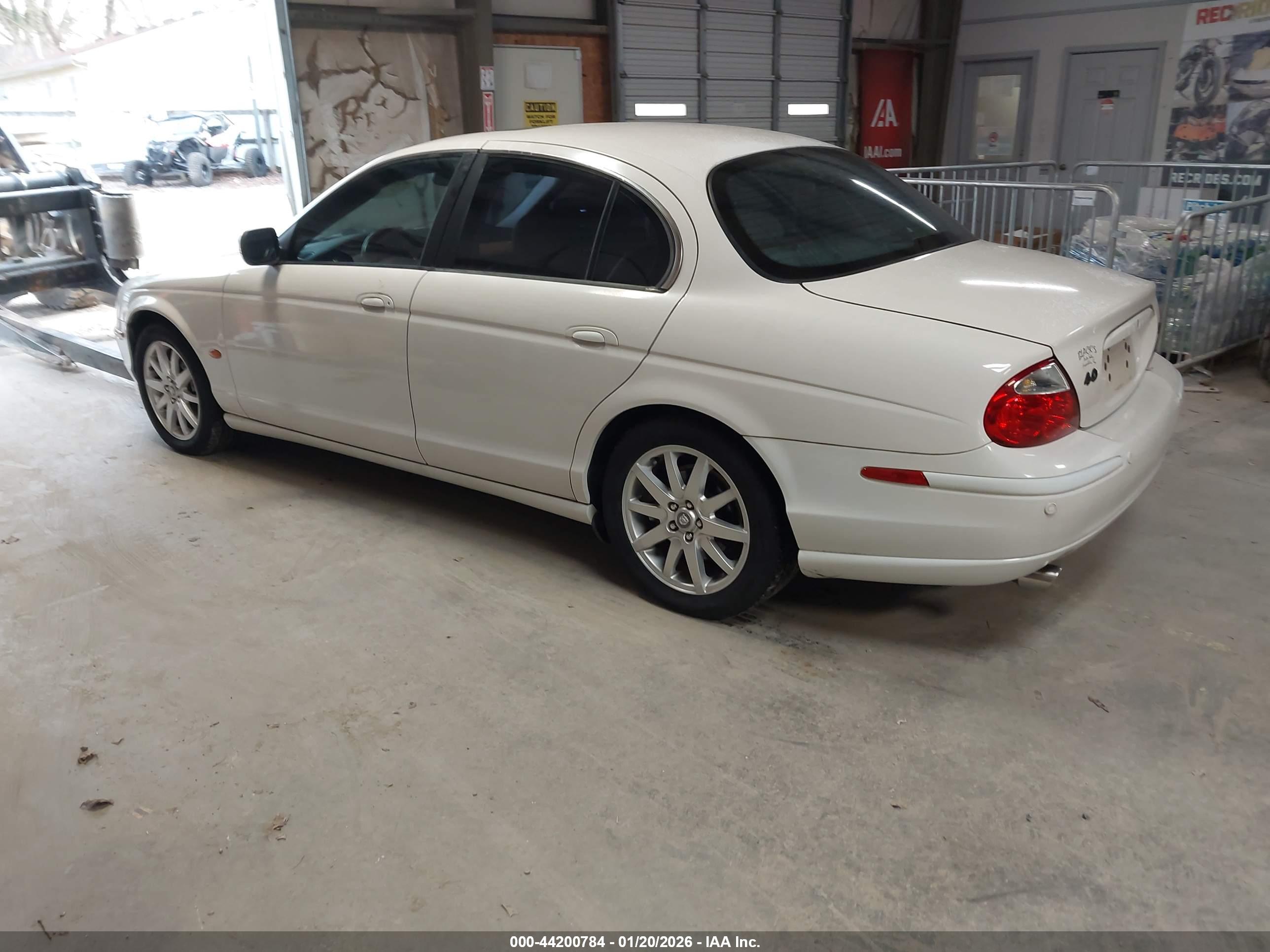 JAGUAR S-TYPE image 3