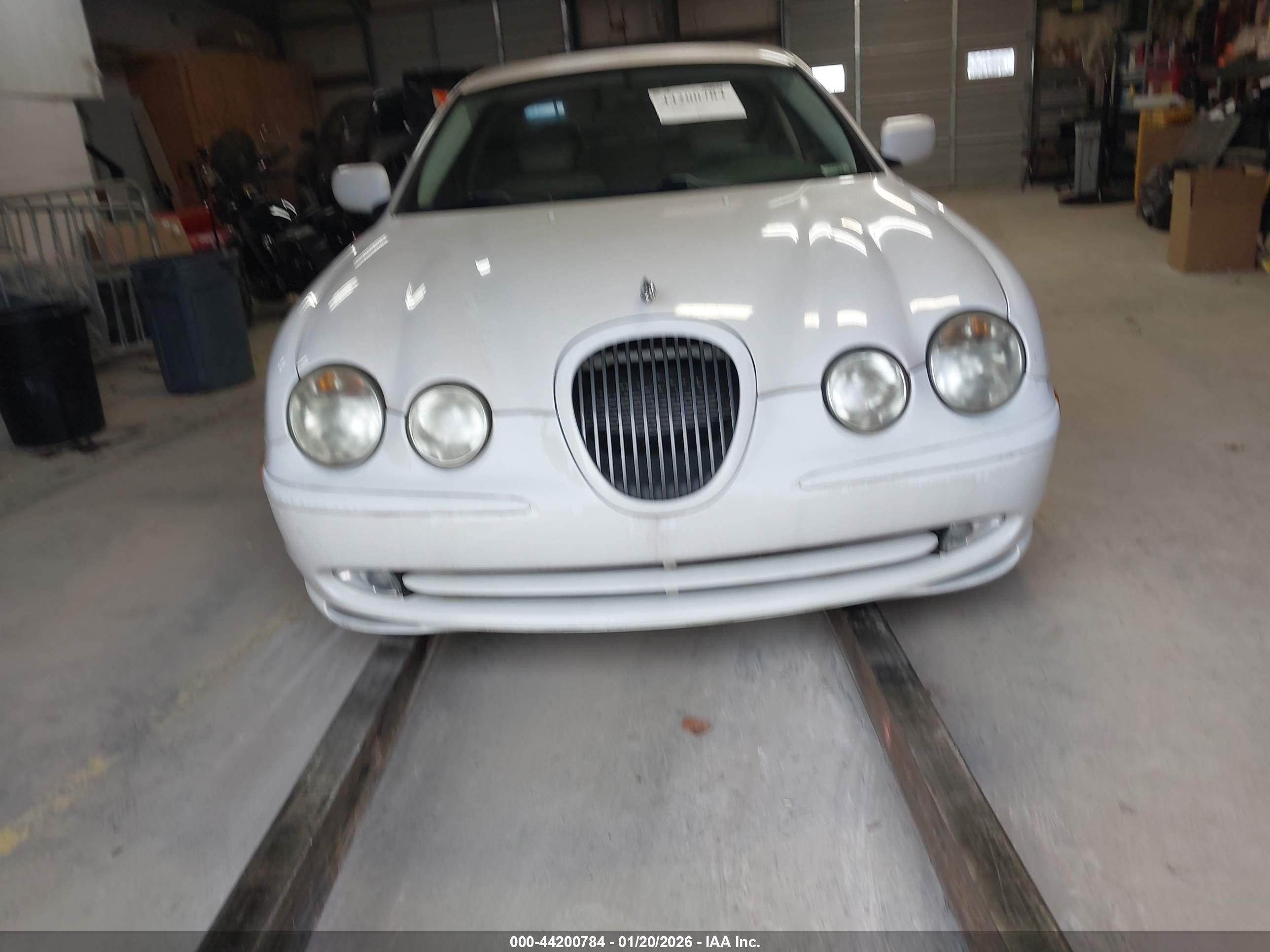 JAGUAR S-TYPE image 6