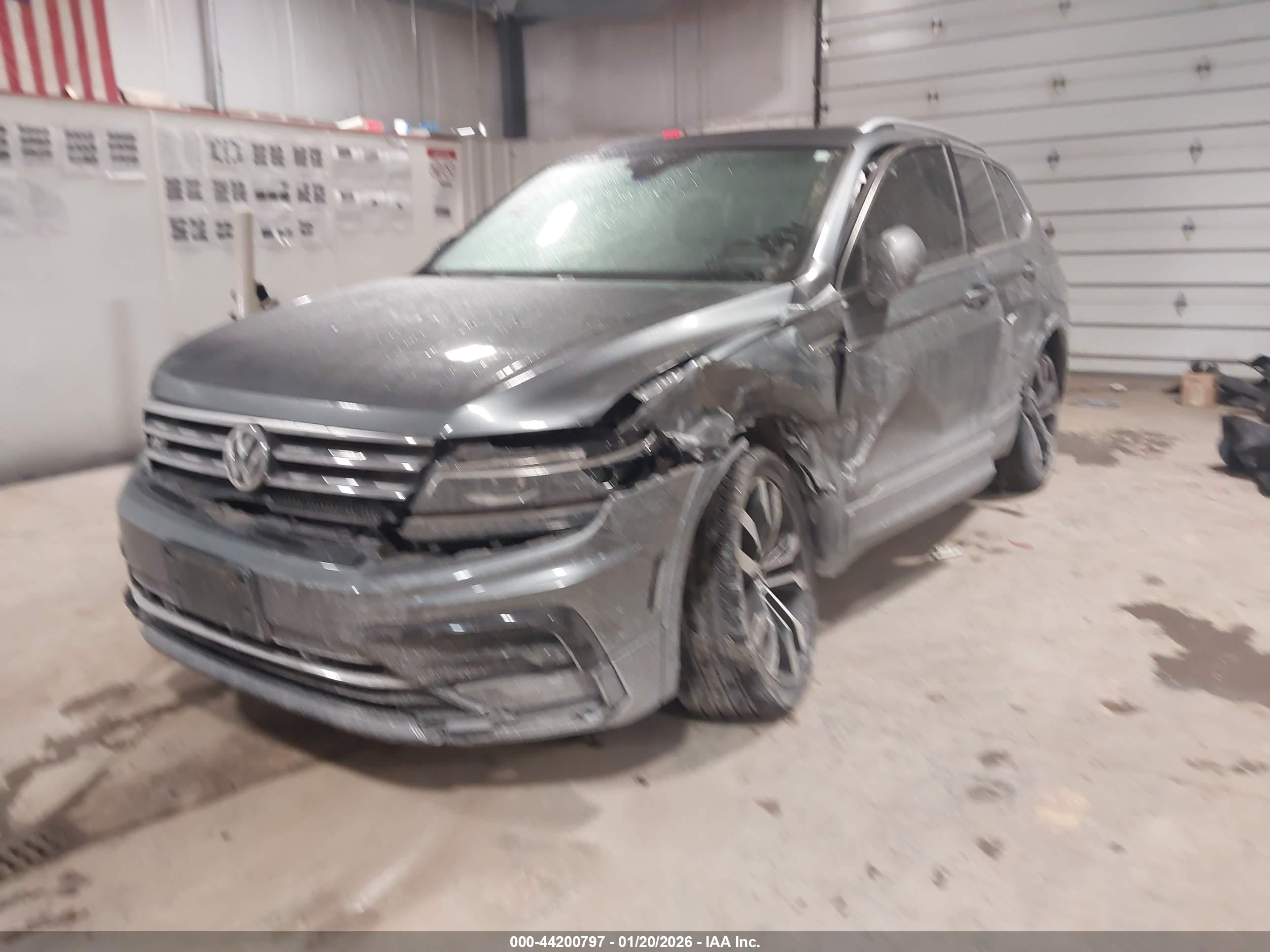 VOLKSWAGEN TIGUAN image 2