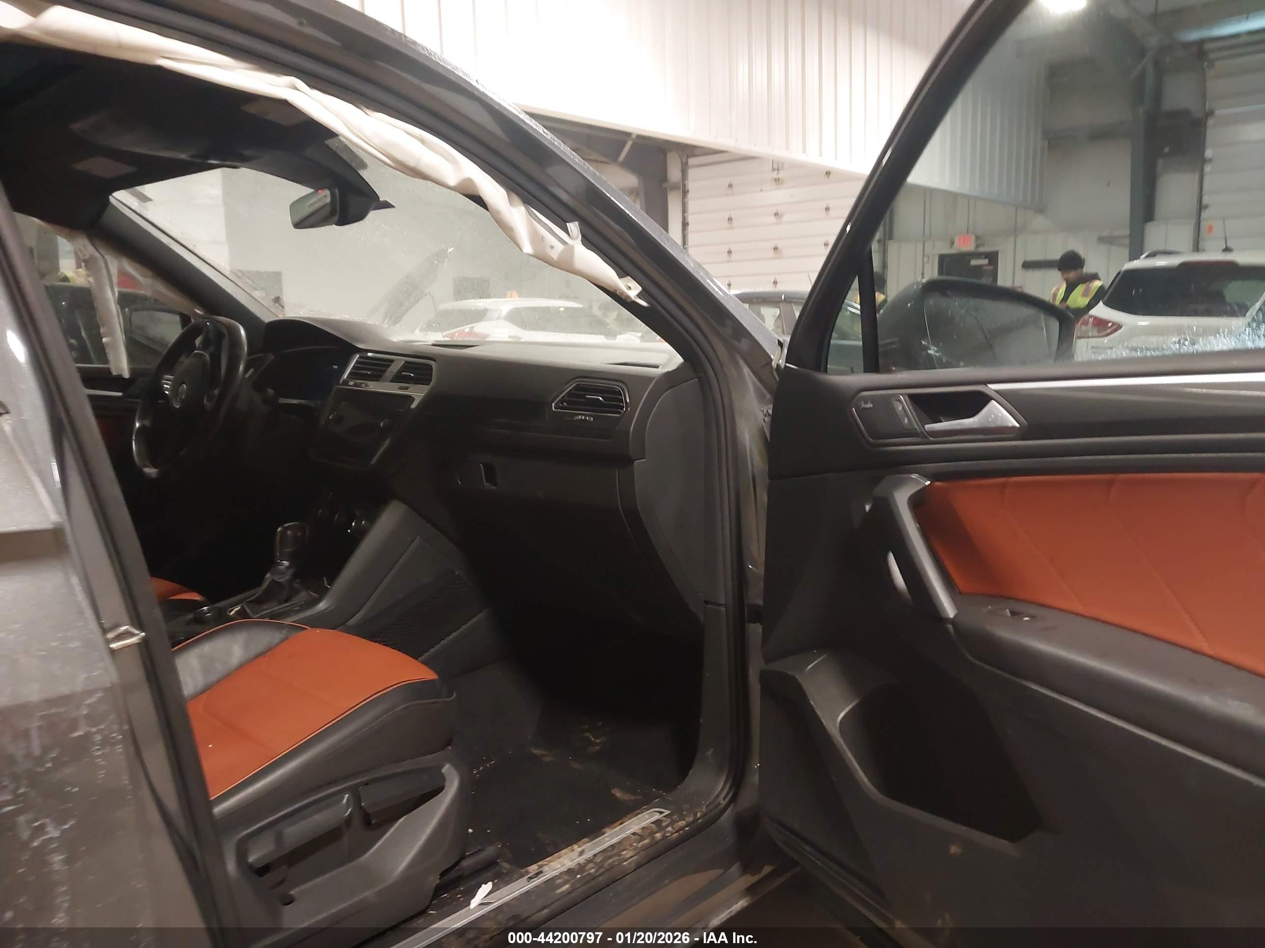 VOLKSWAGEN TIGUAN image 5