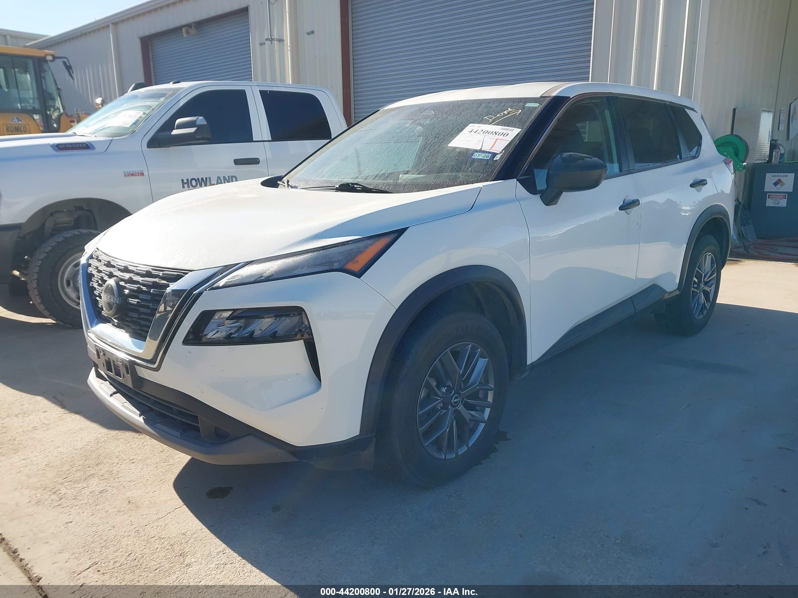 NISSAN ROGUE image 2