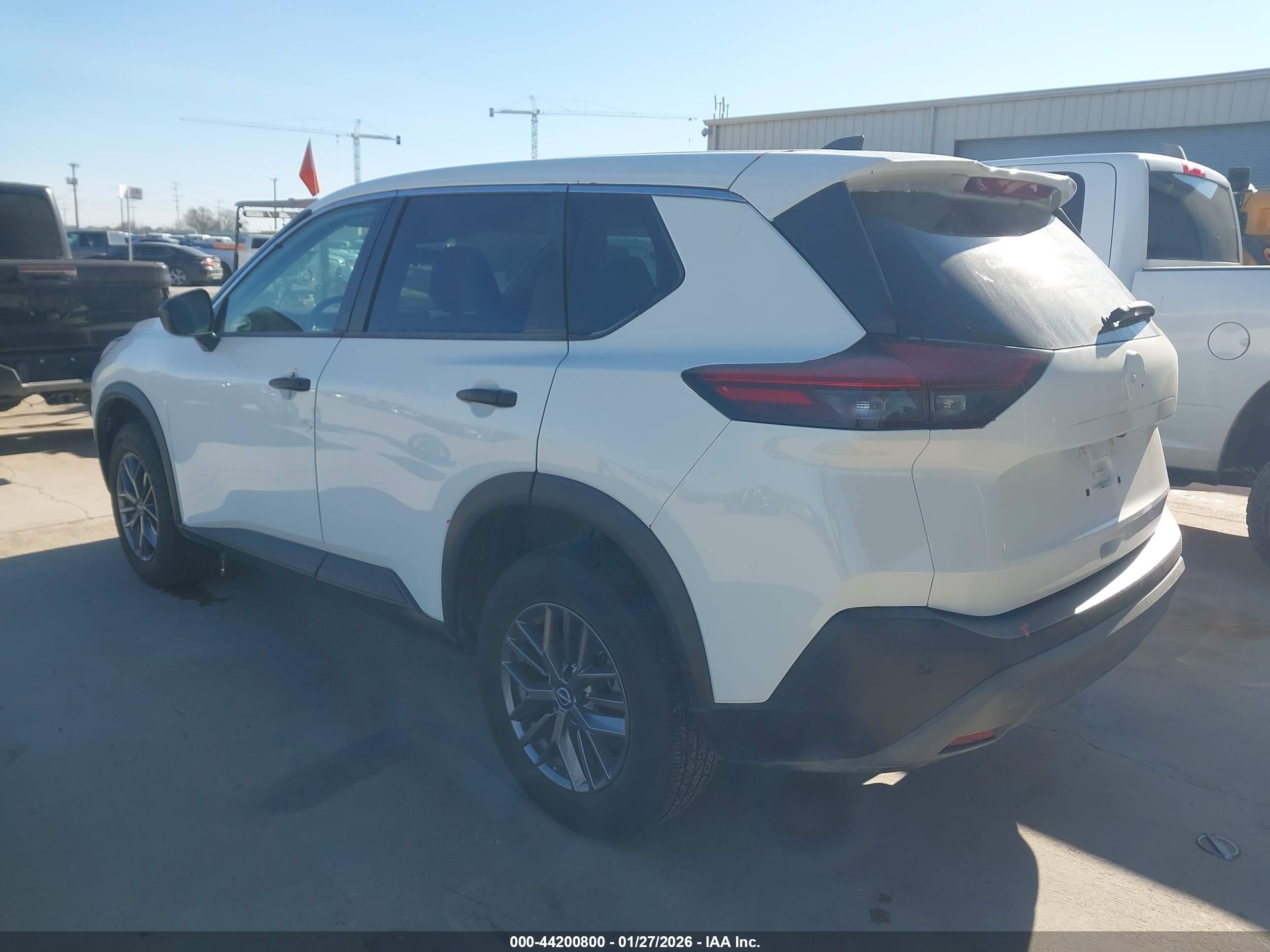 NISSAN ROGUE image 3