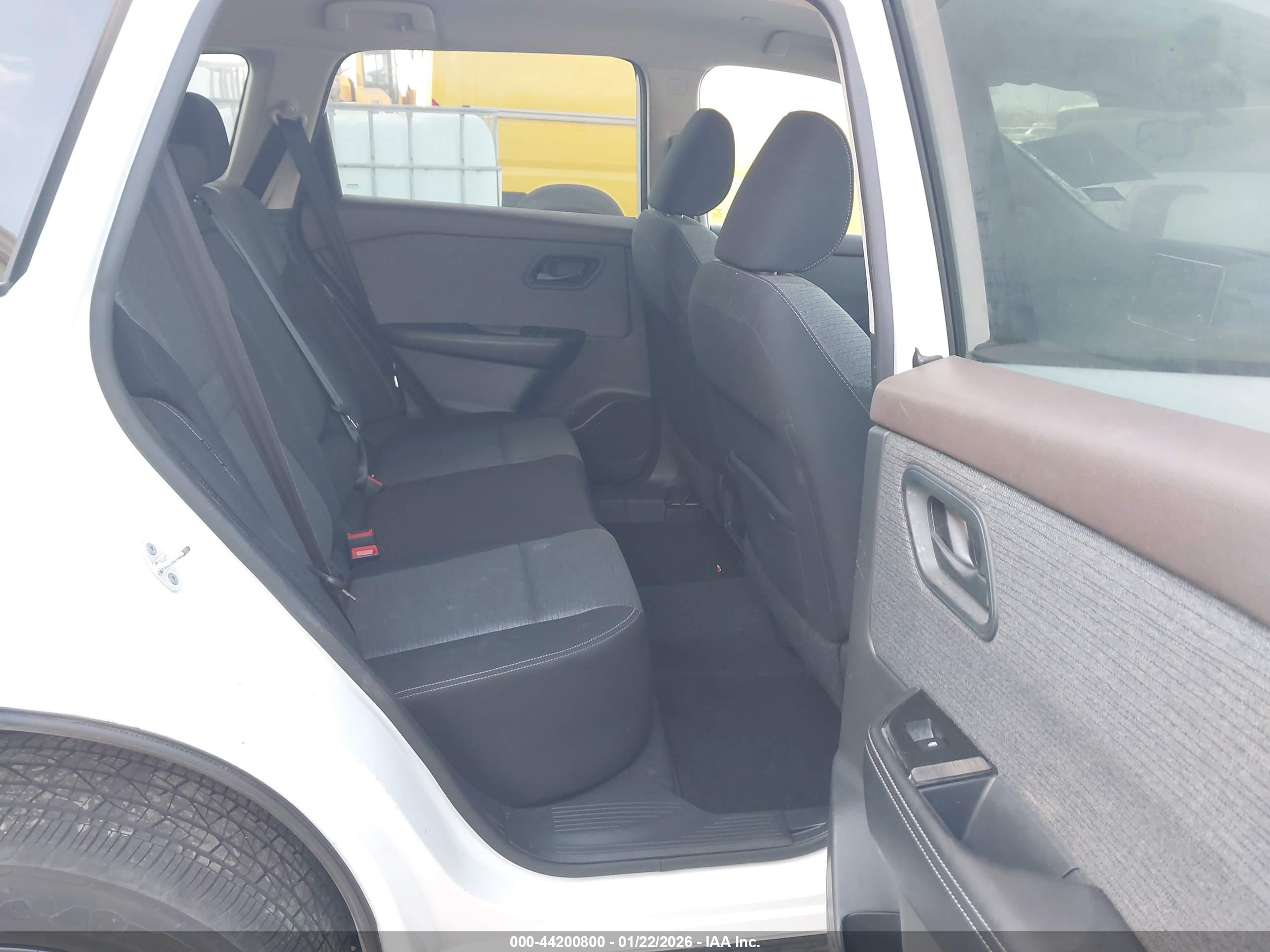 NISSAN ROGUE image 8