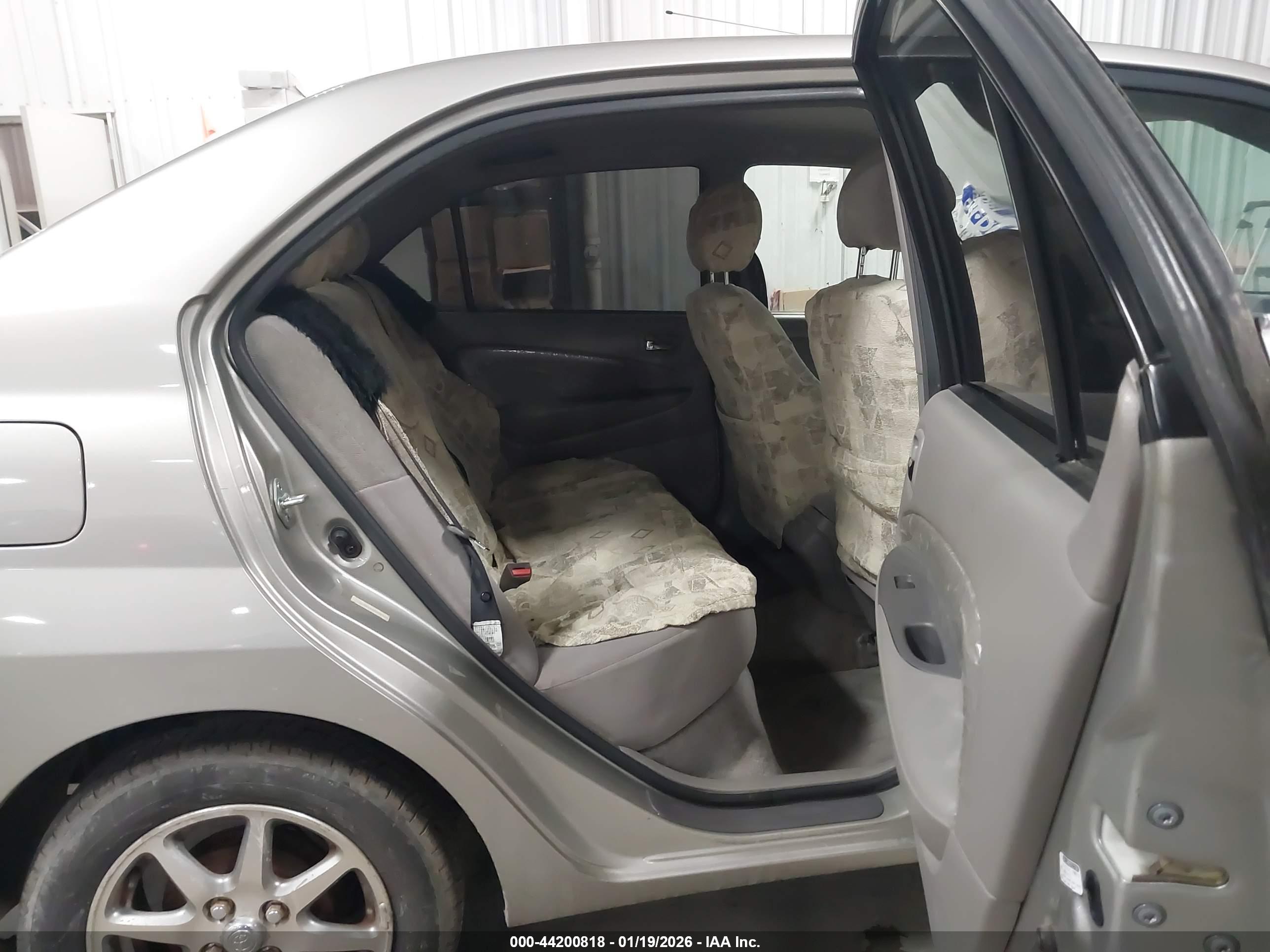 TOYOTA PRIUS image 8