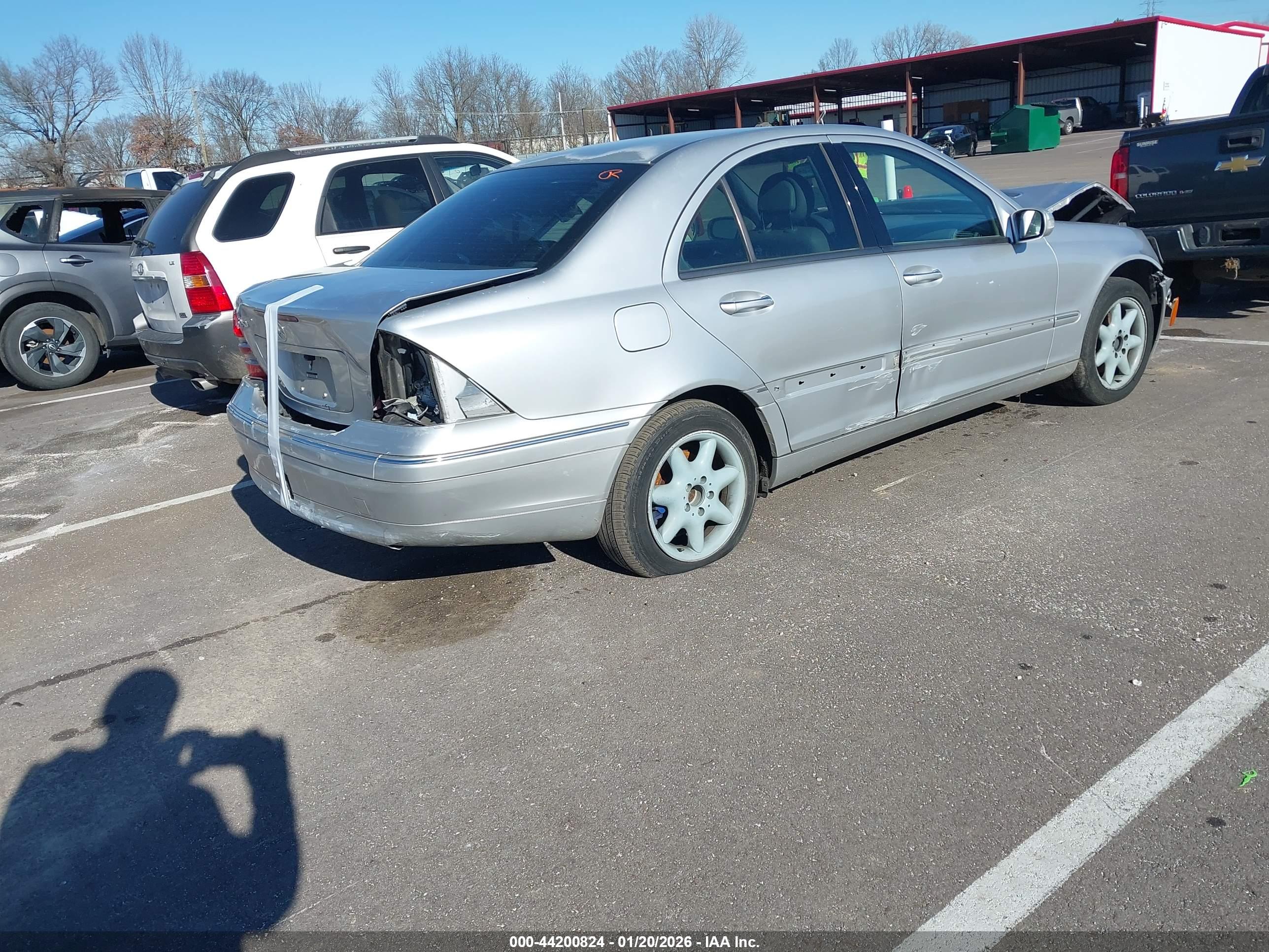MERCEDES-BENZ C image 4
