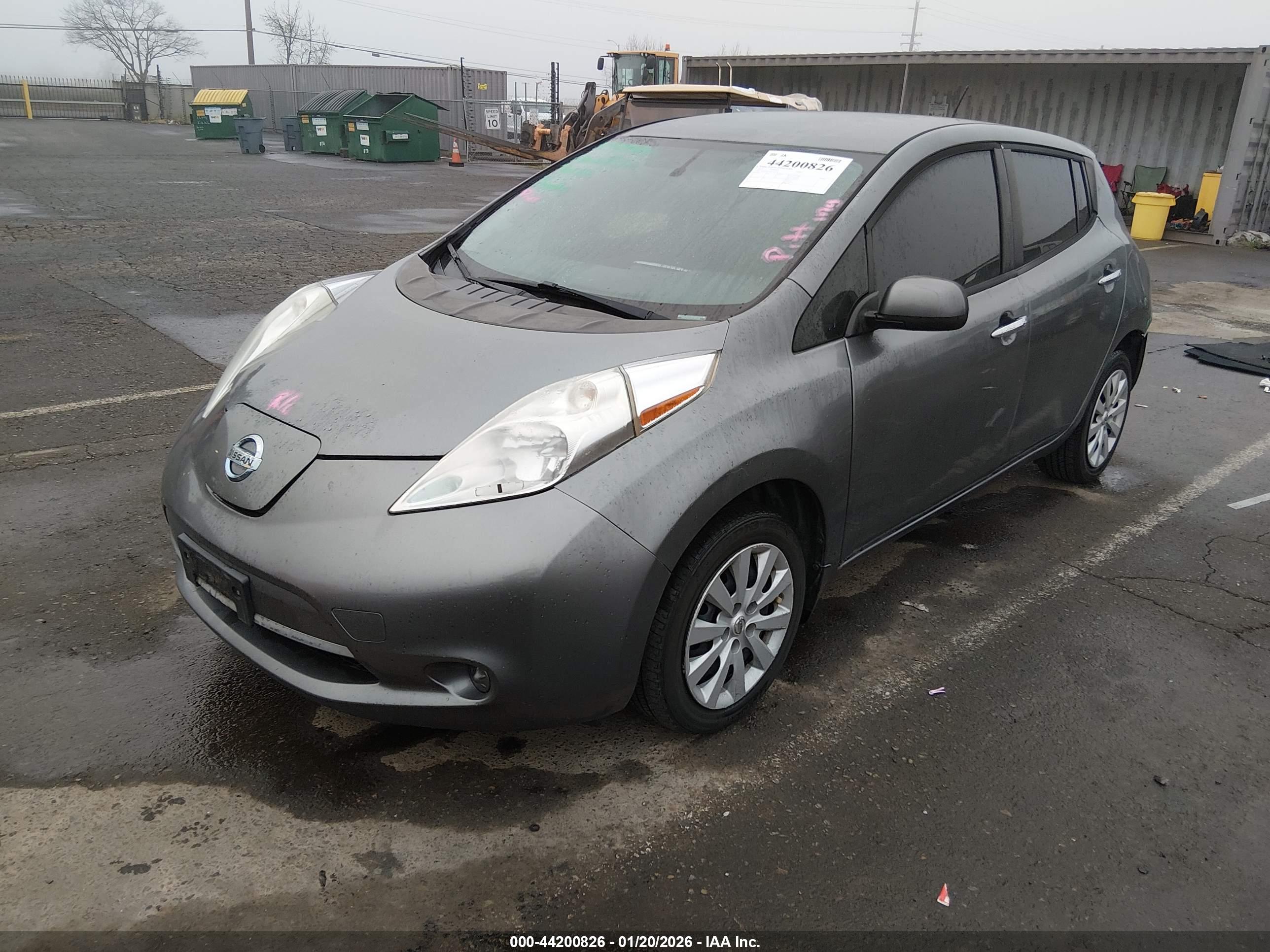 NISSAN LEAF image 2