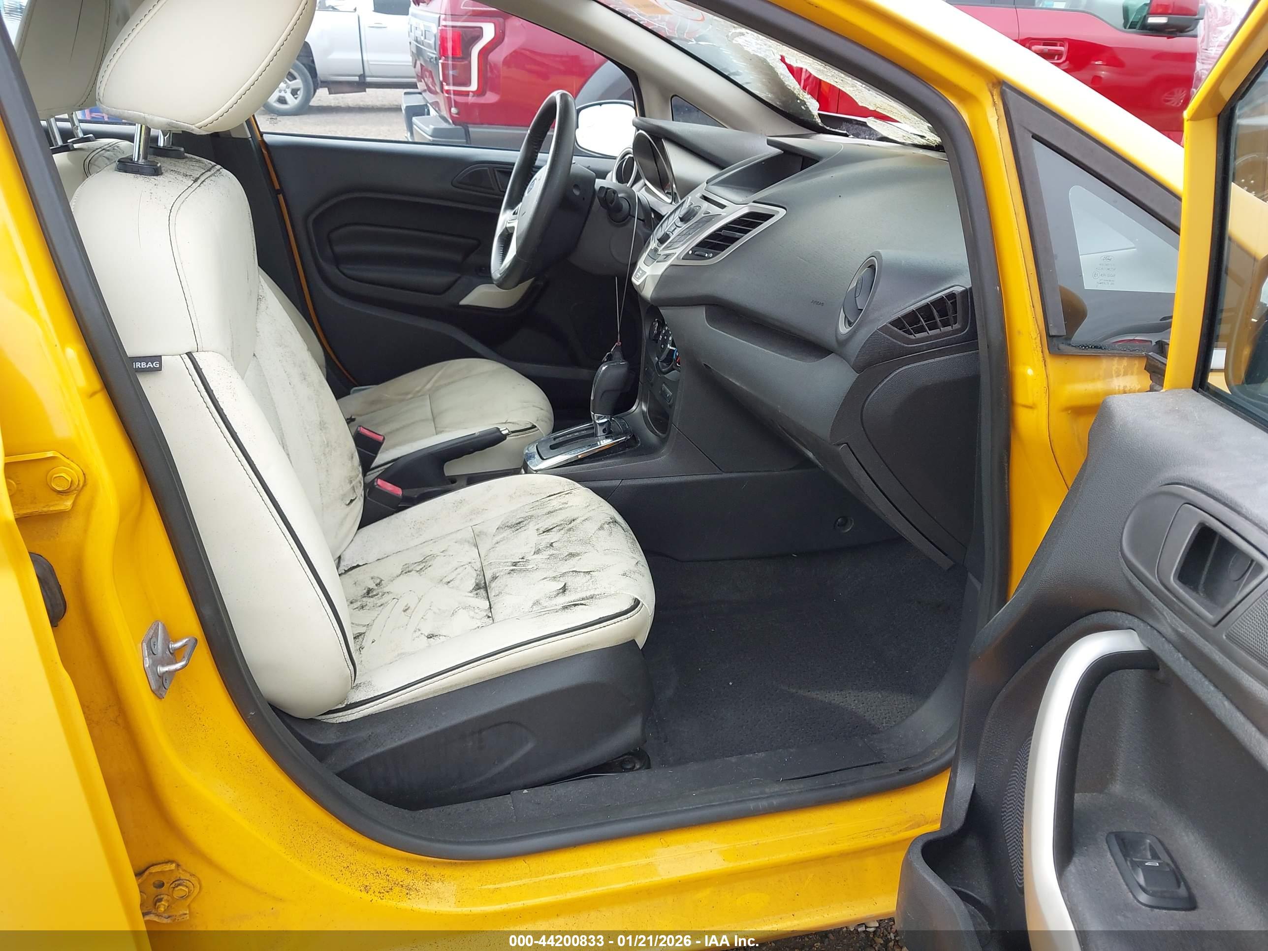 FORD FIESTA image 5