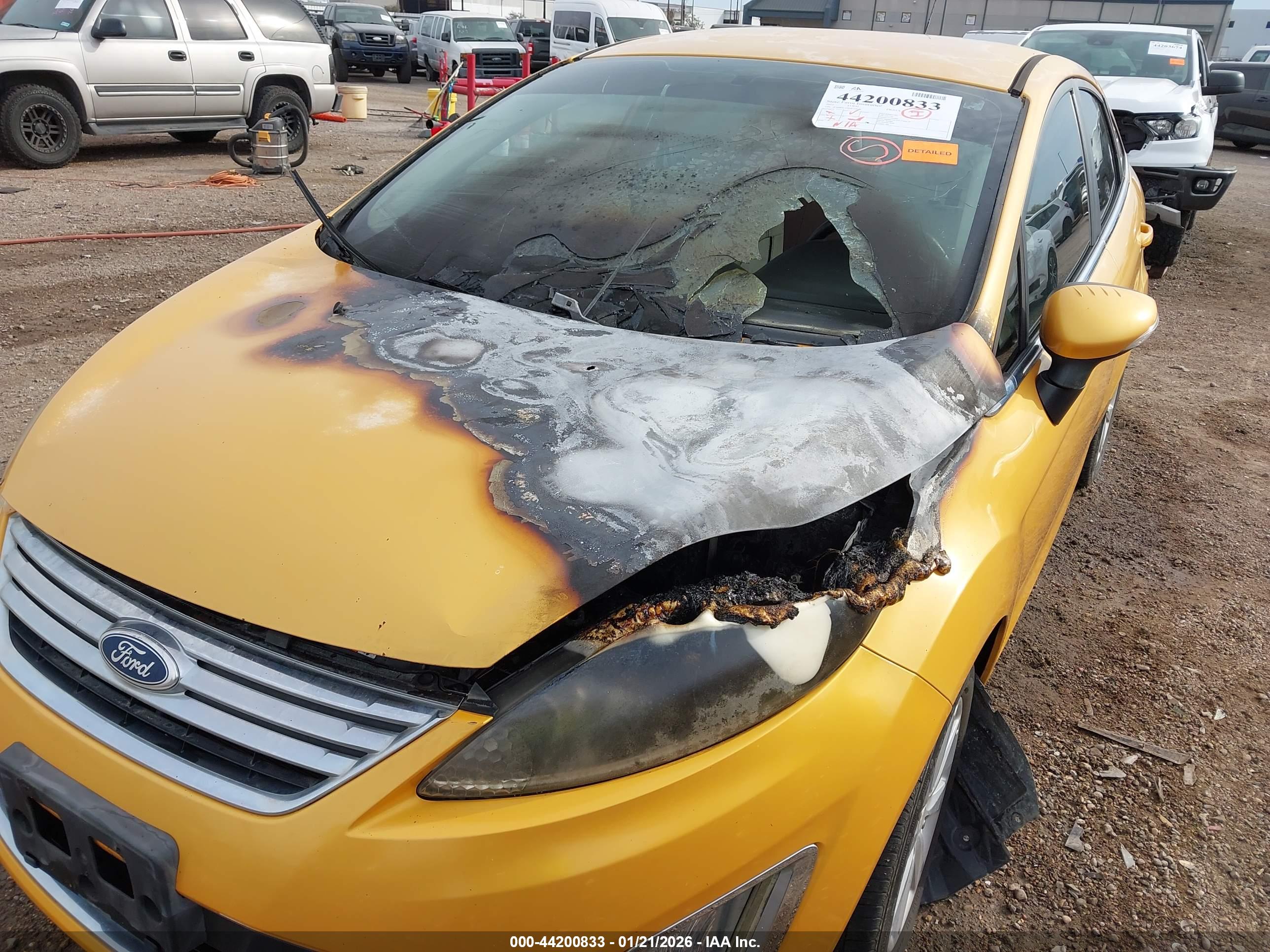 FORD FIESTA image 6