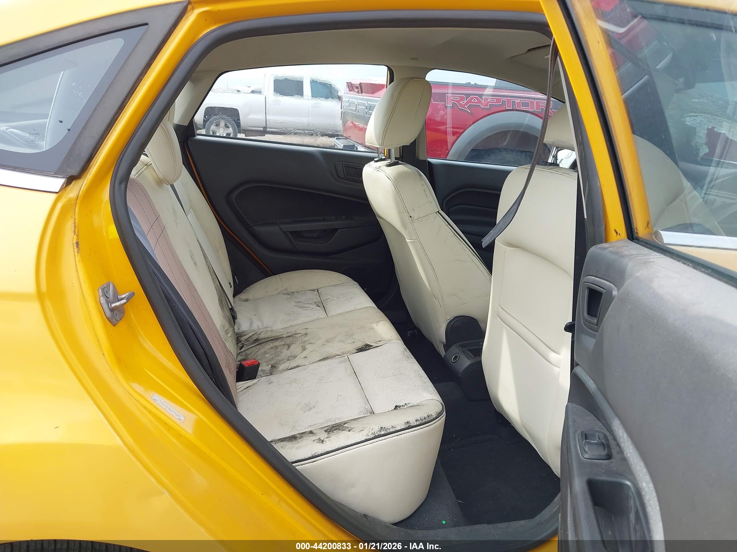 FORD FIESTA image 8