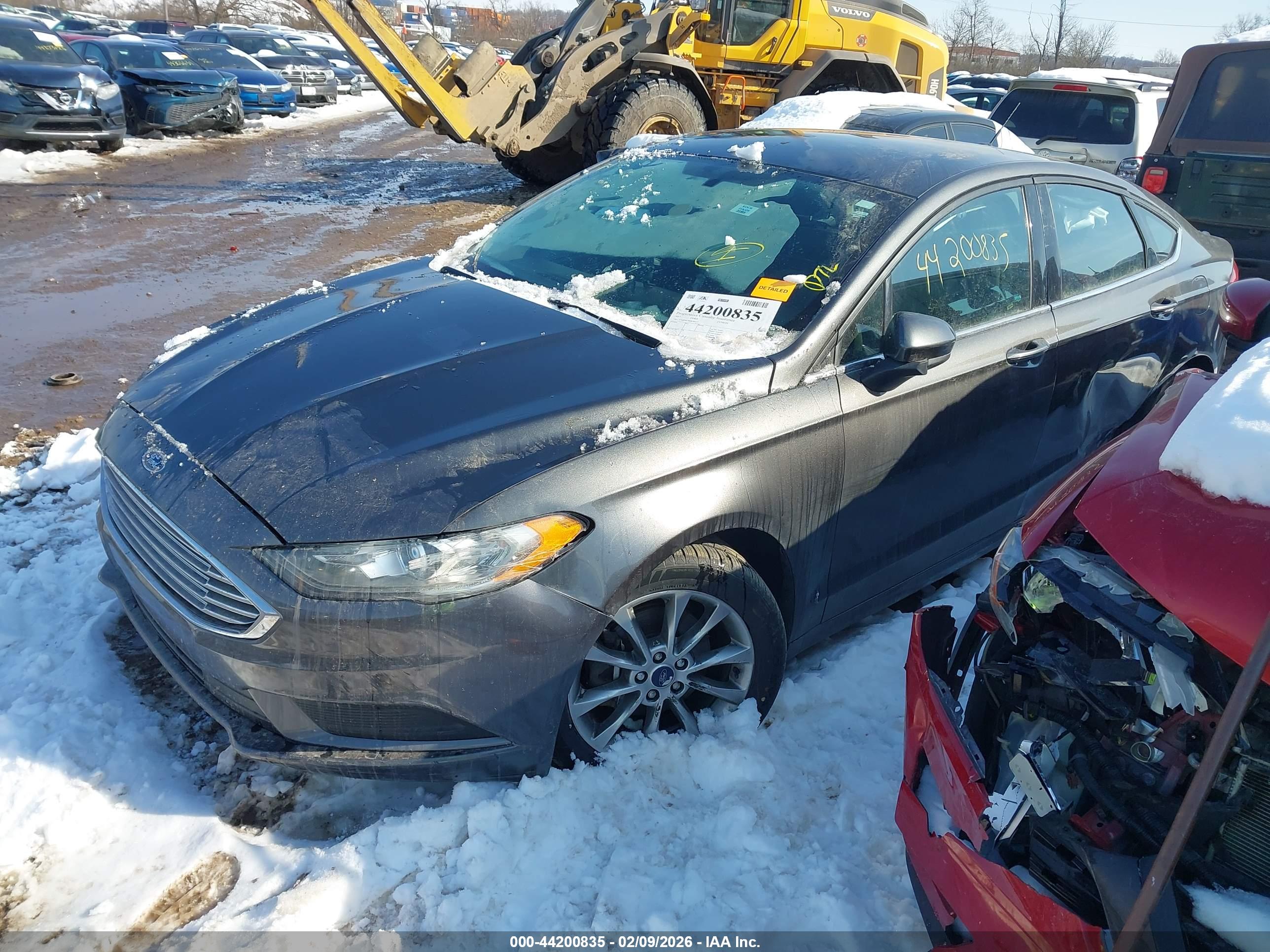 FORD FUSION image 2