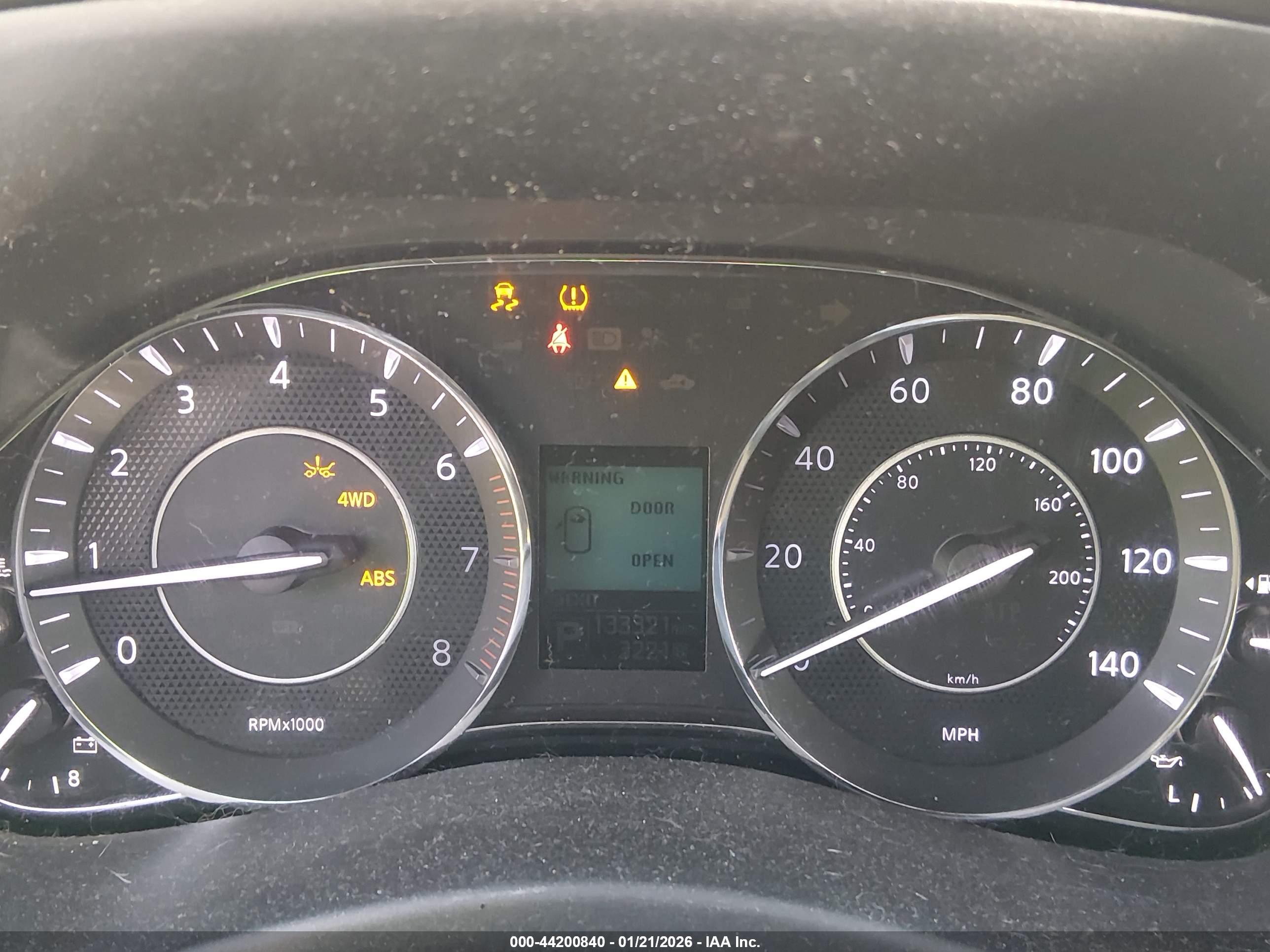 NISSAN ARMADA image 7