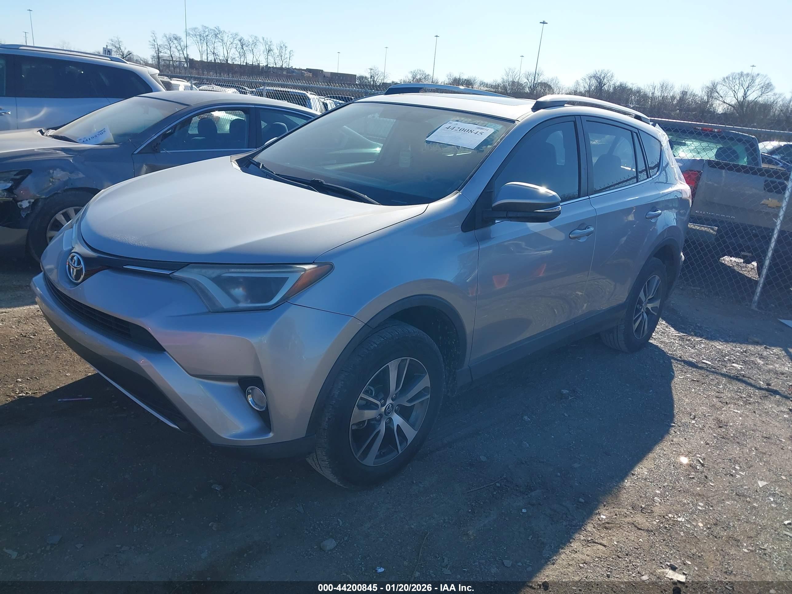 TOYOTA RAV4 image 2