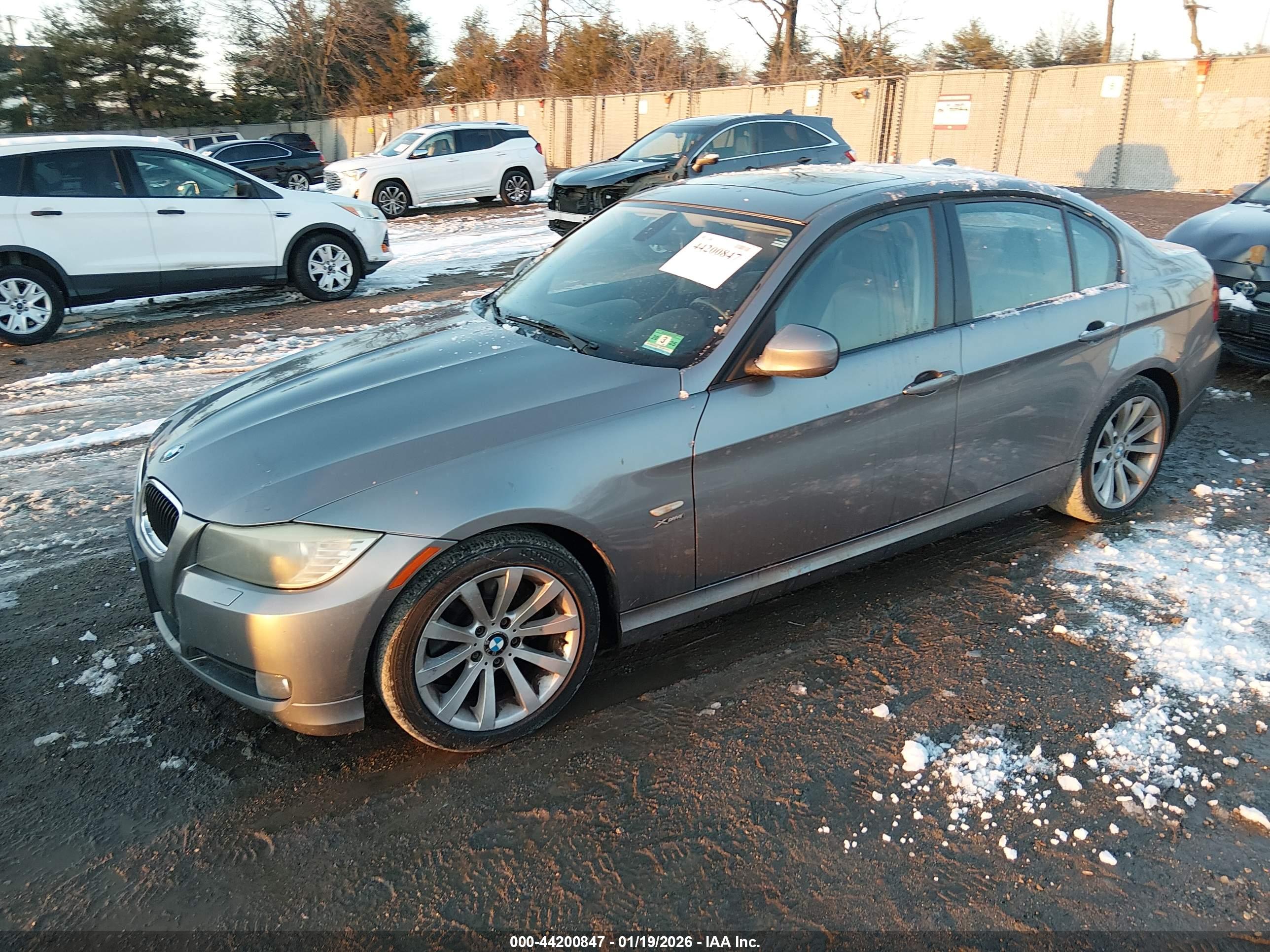 BMW 328I image 2