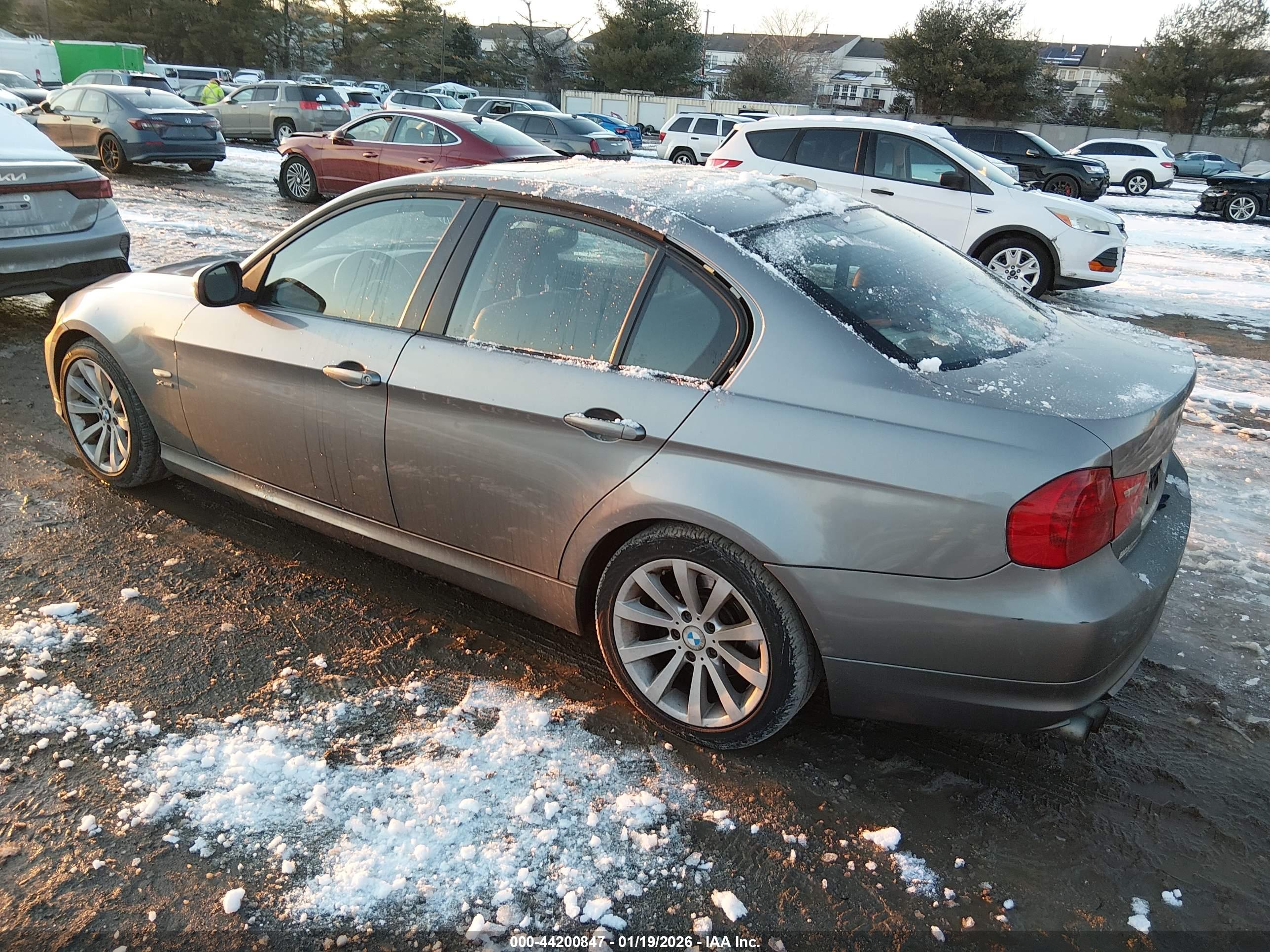 BMW 328I image 3