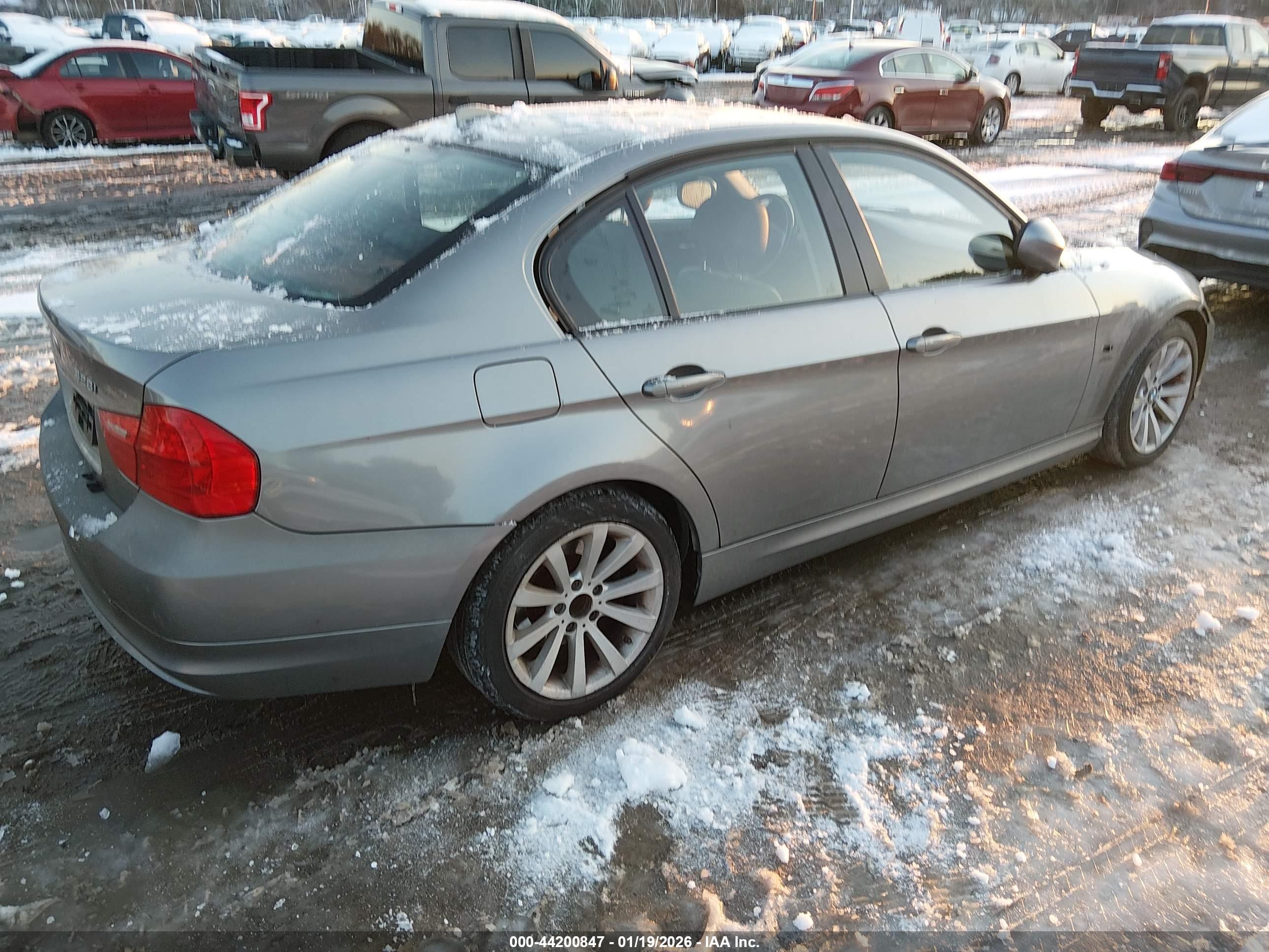 BMW 328I image 4