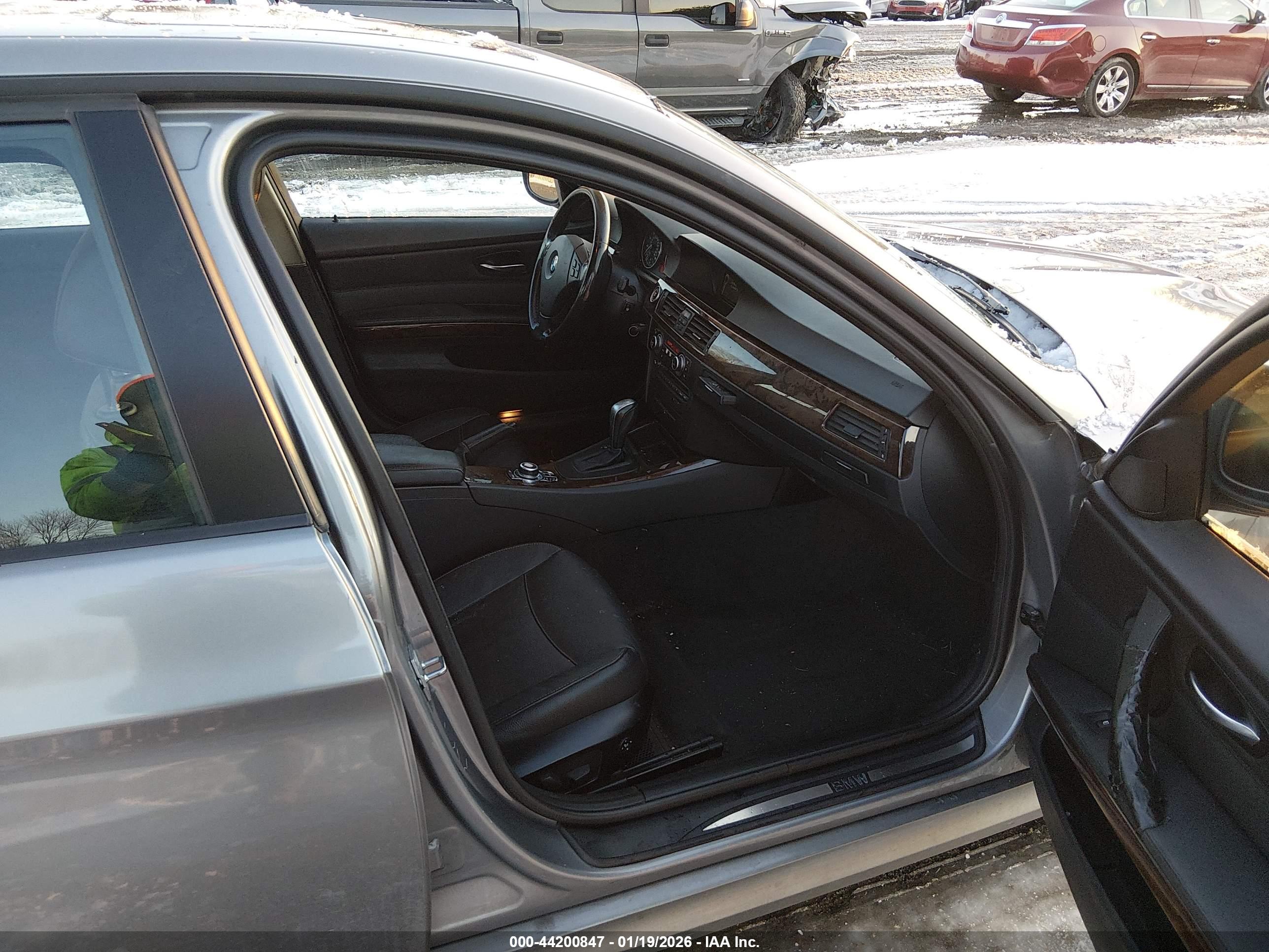 BMW 328I image 5