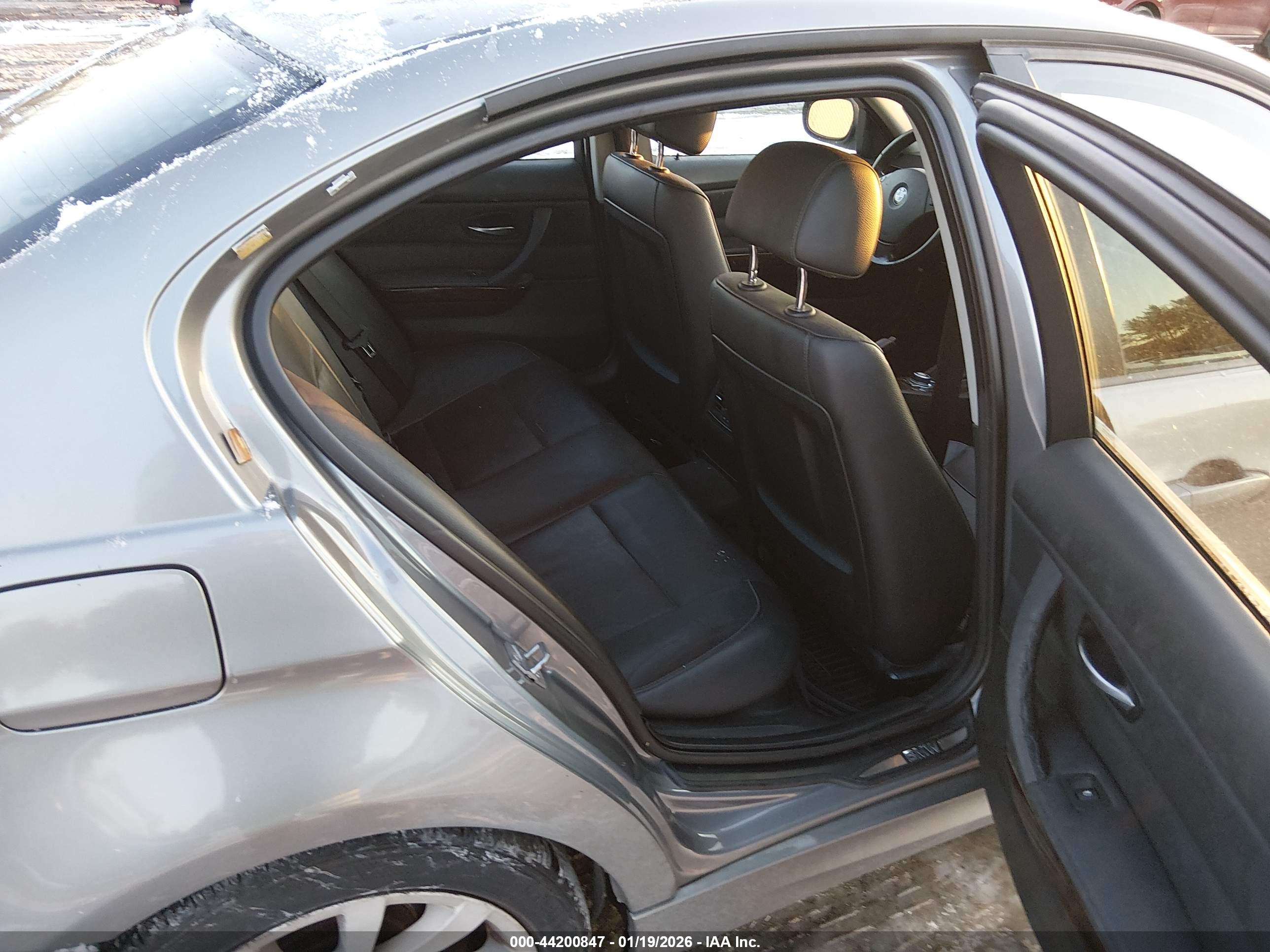 BMW 328I image 8