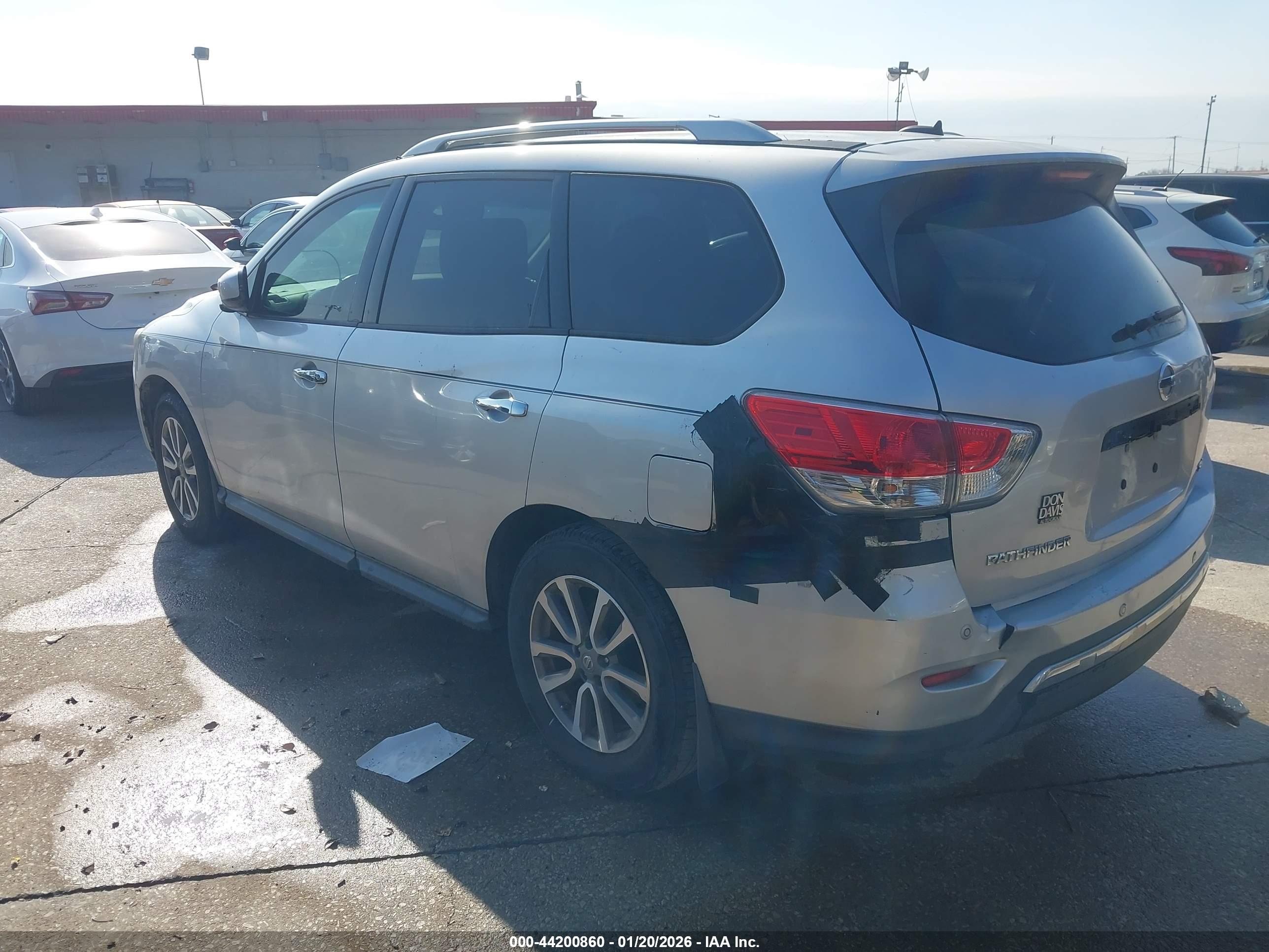 NISSAN PATHFINDER image 3