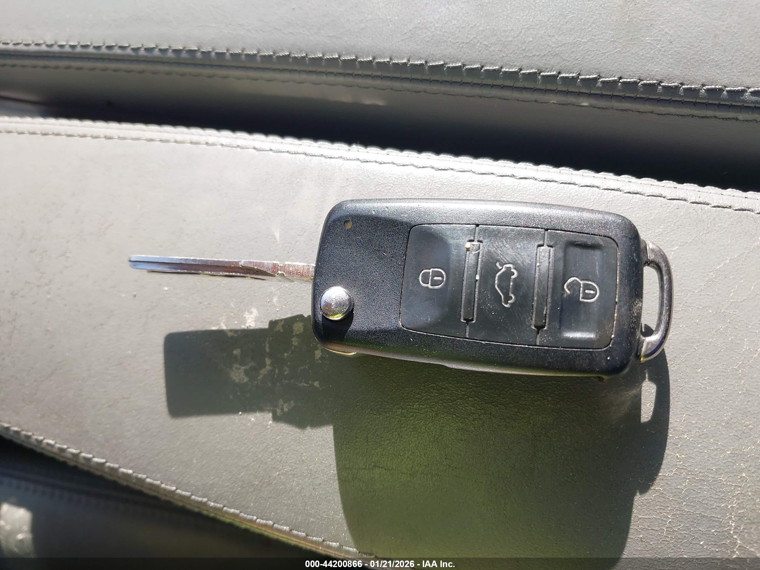AUDI A8 image 11