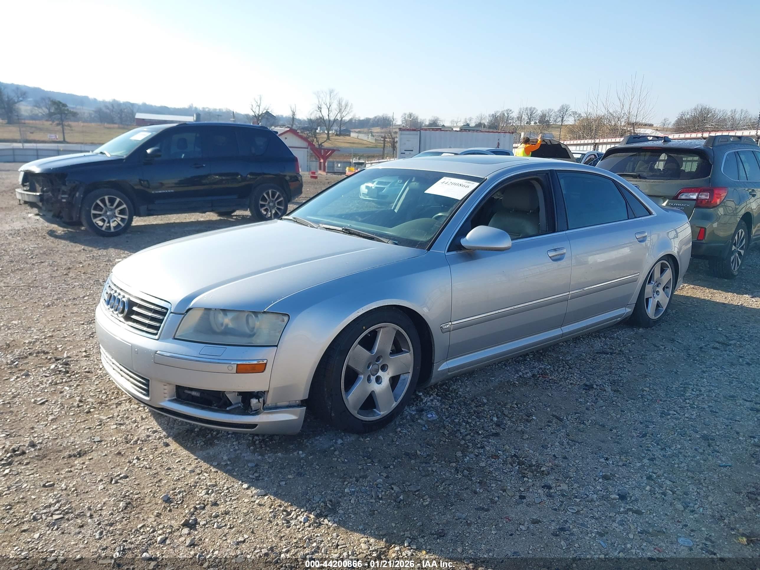AUDI A8 image 2