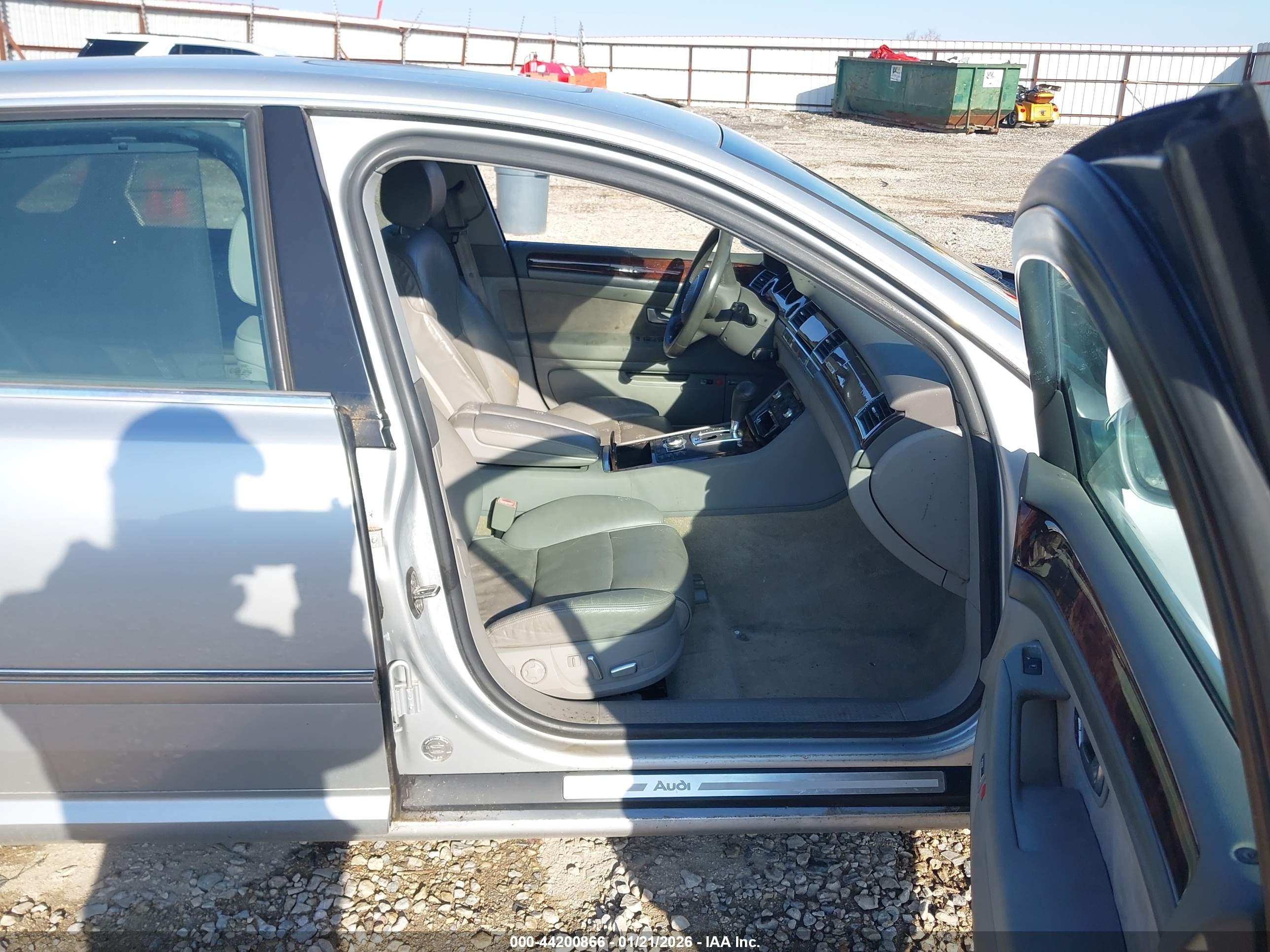 AUDI A8 image 5