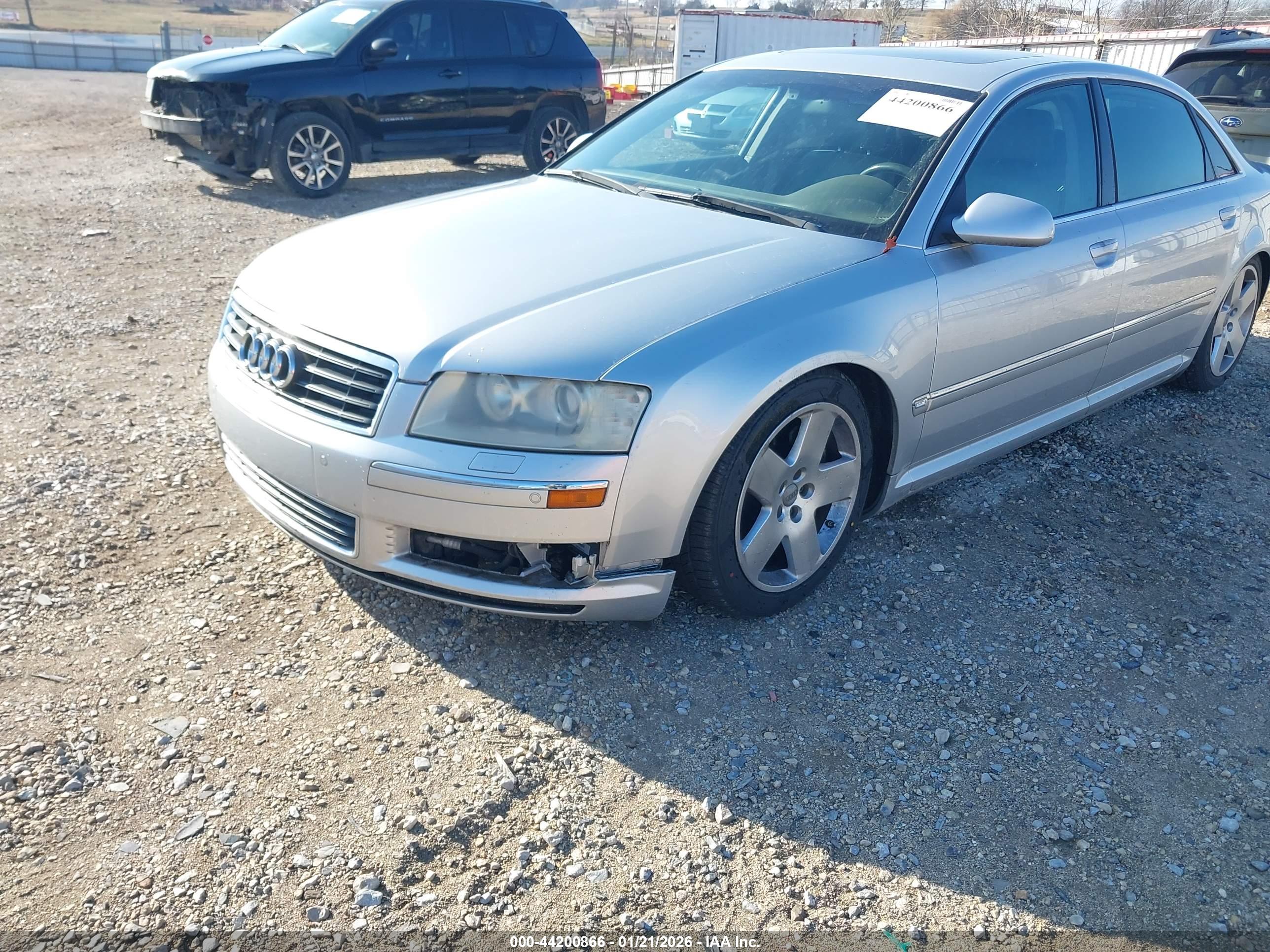 AUDI A8 image 6