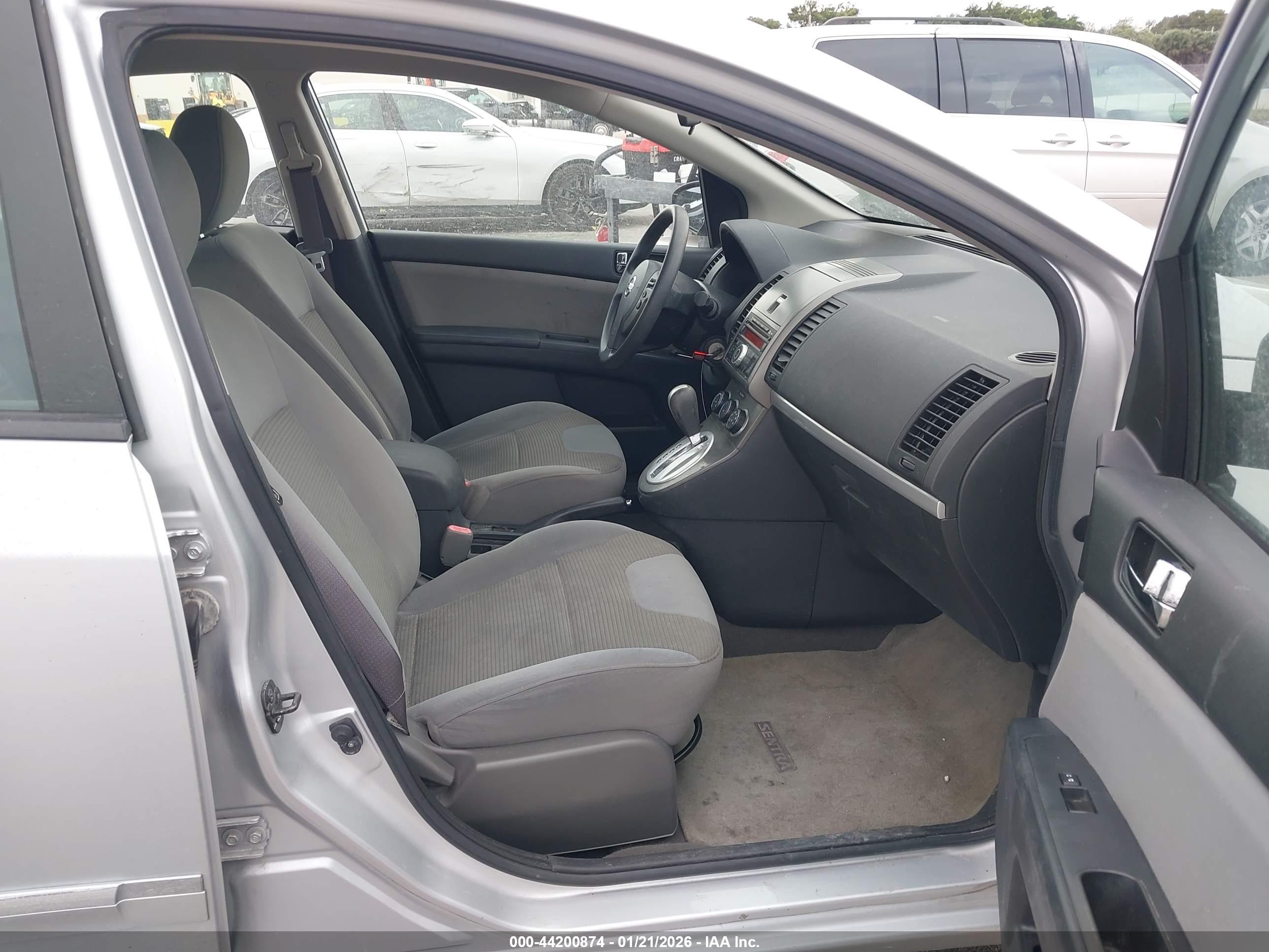 NISSAN SENTRA image 5