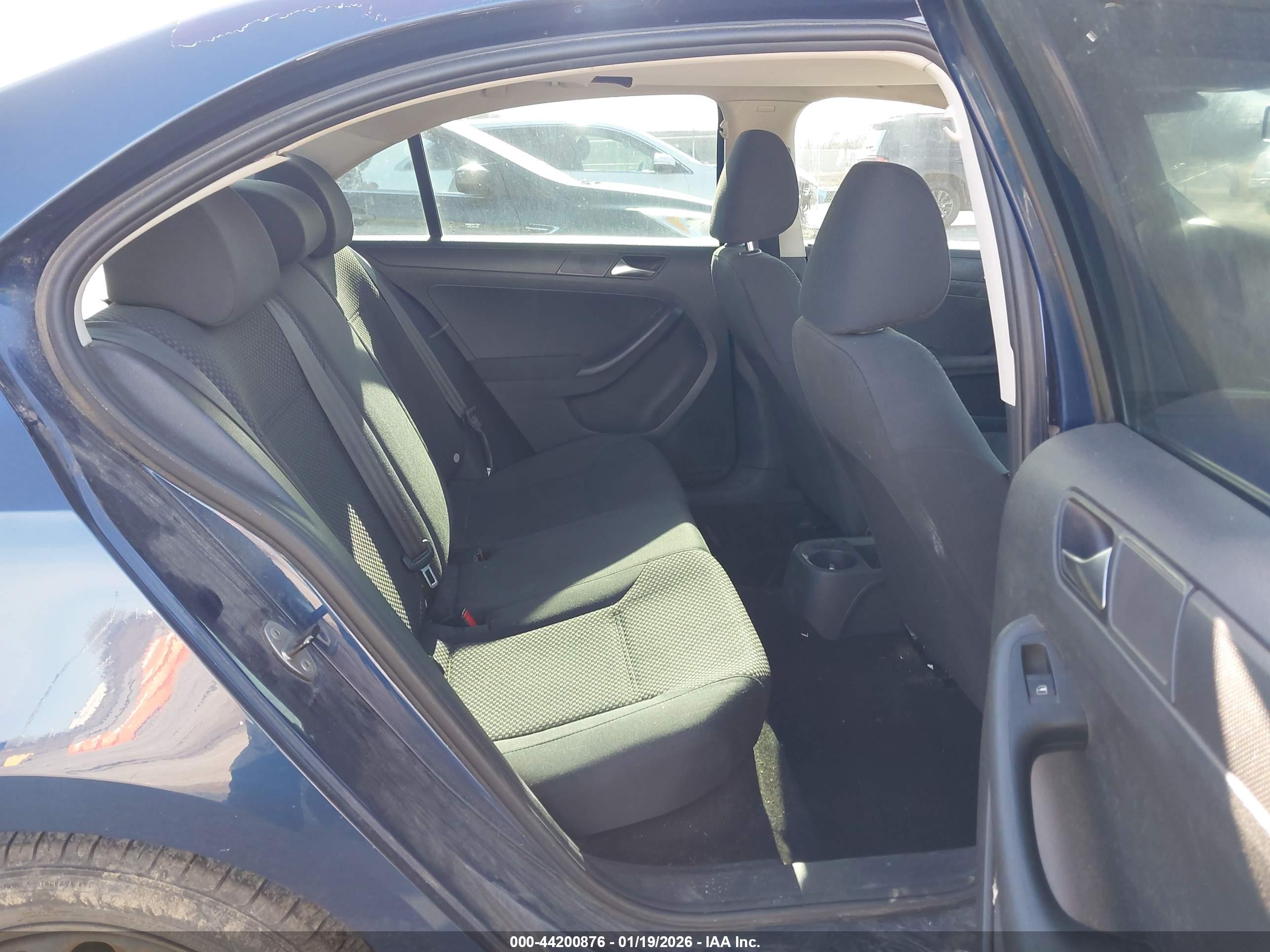VOLKSWAGEN JETTA image 8