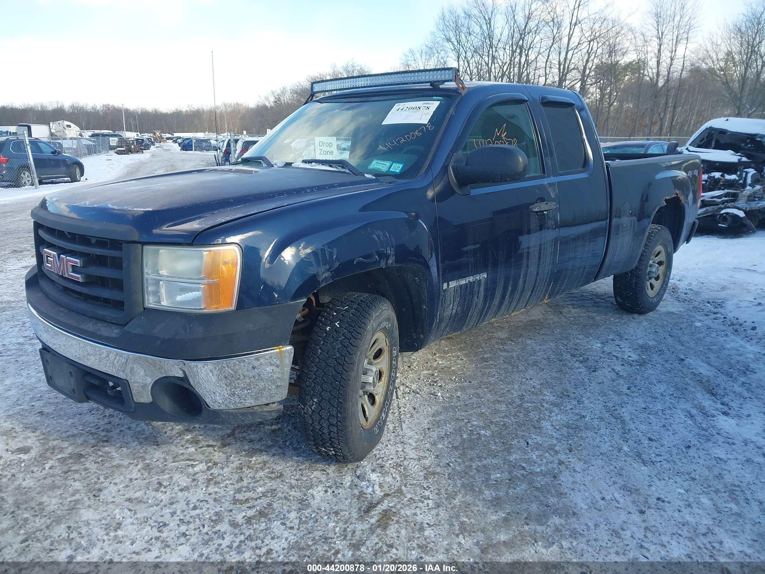 GMC SIERRA image 2
