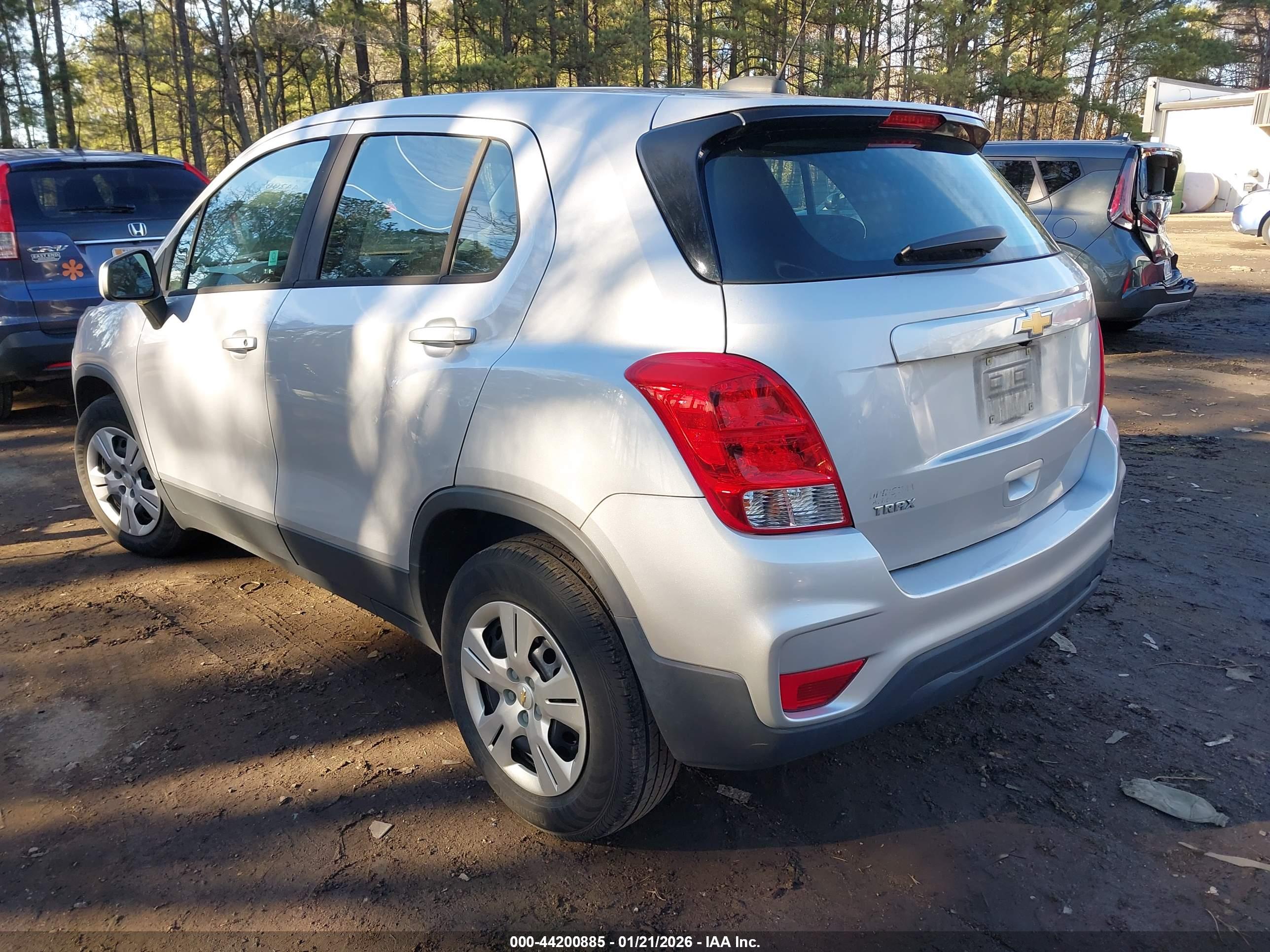 CHEVROLET TRAX image 3