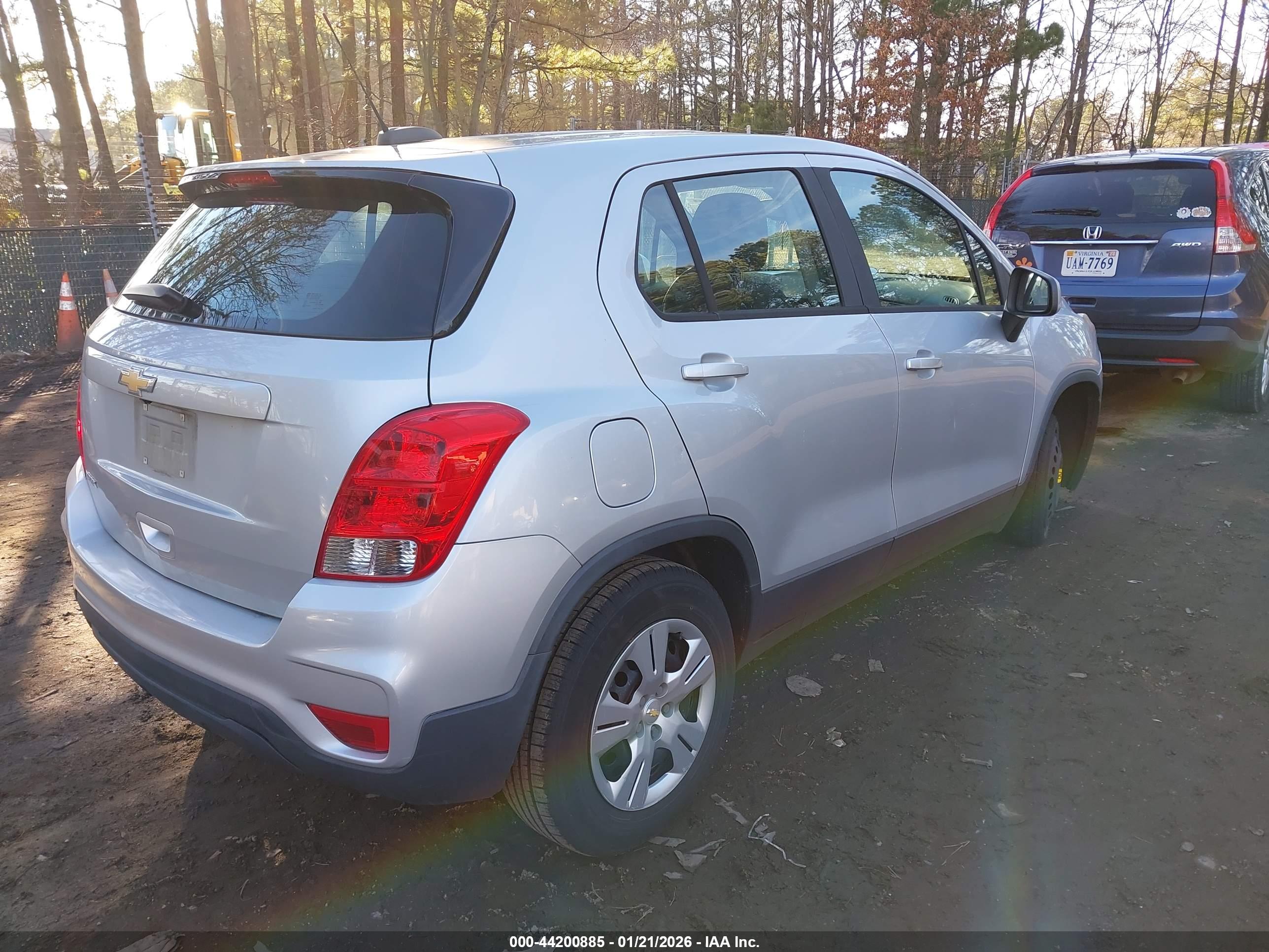 CHEVROLET TRAX image 4