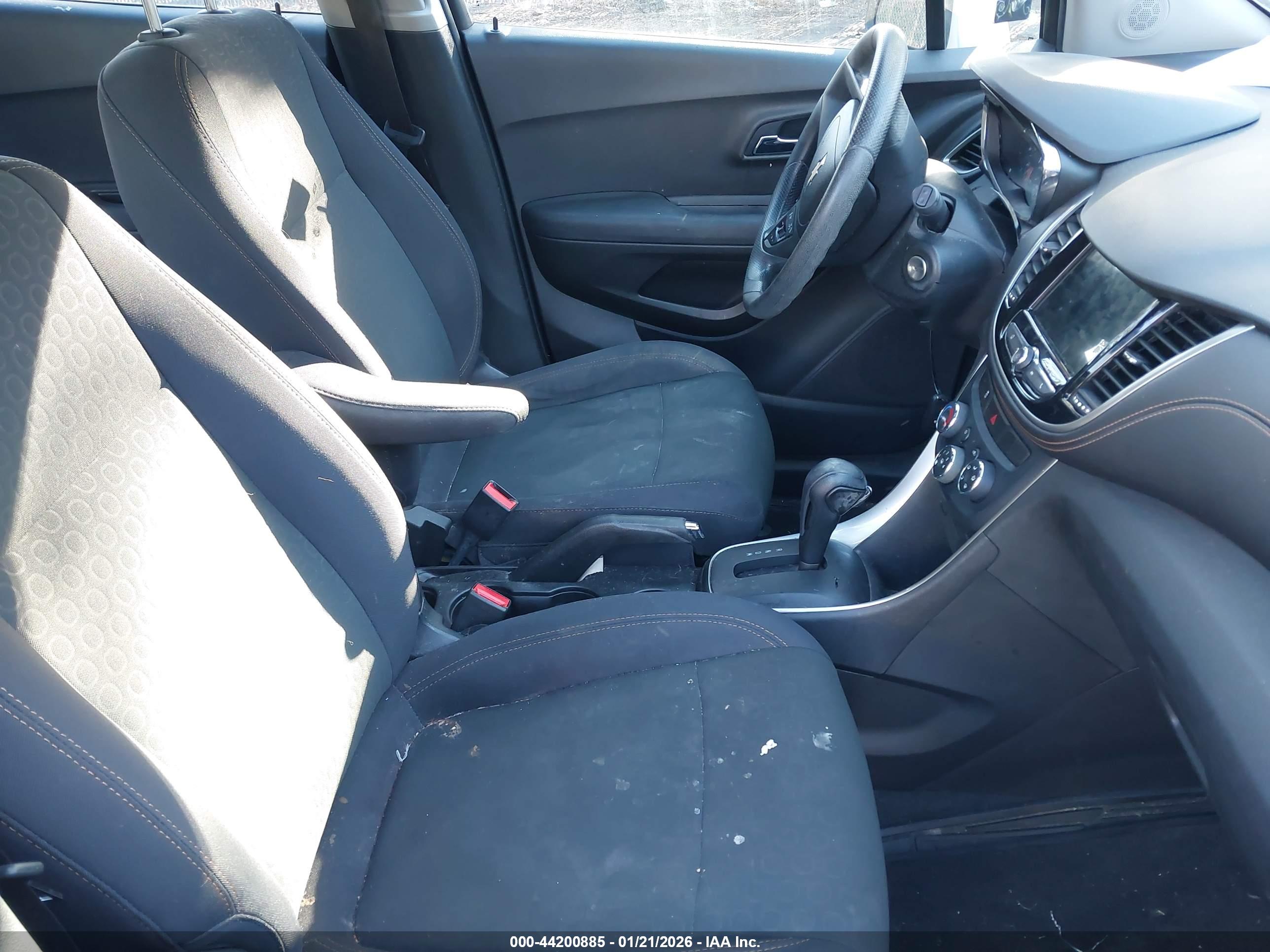 CHEVROLET TRAX image 5