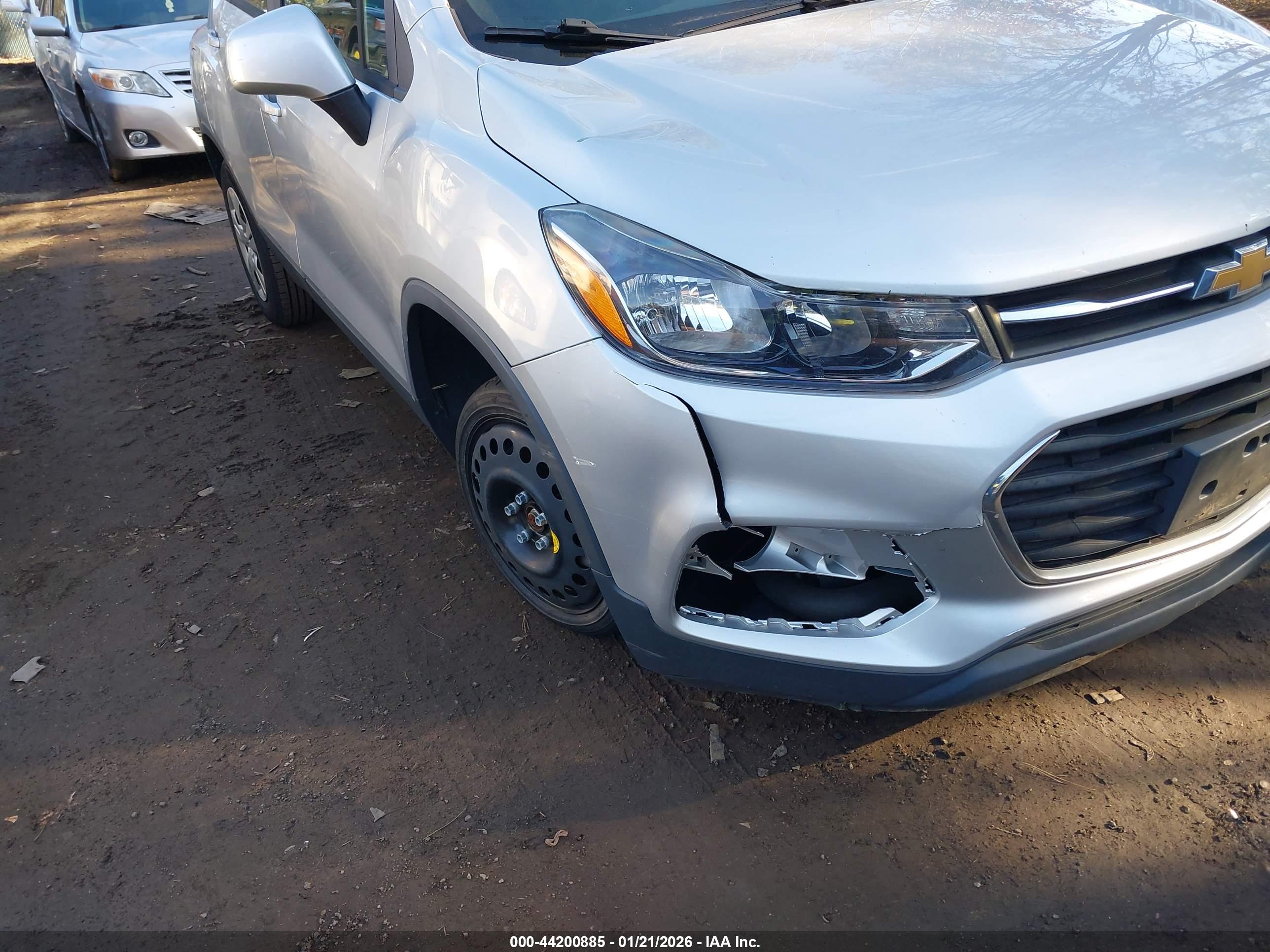 CHEVROLET TRAX image 6