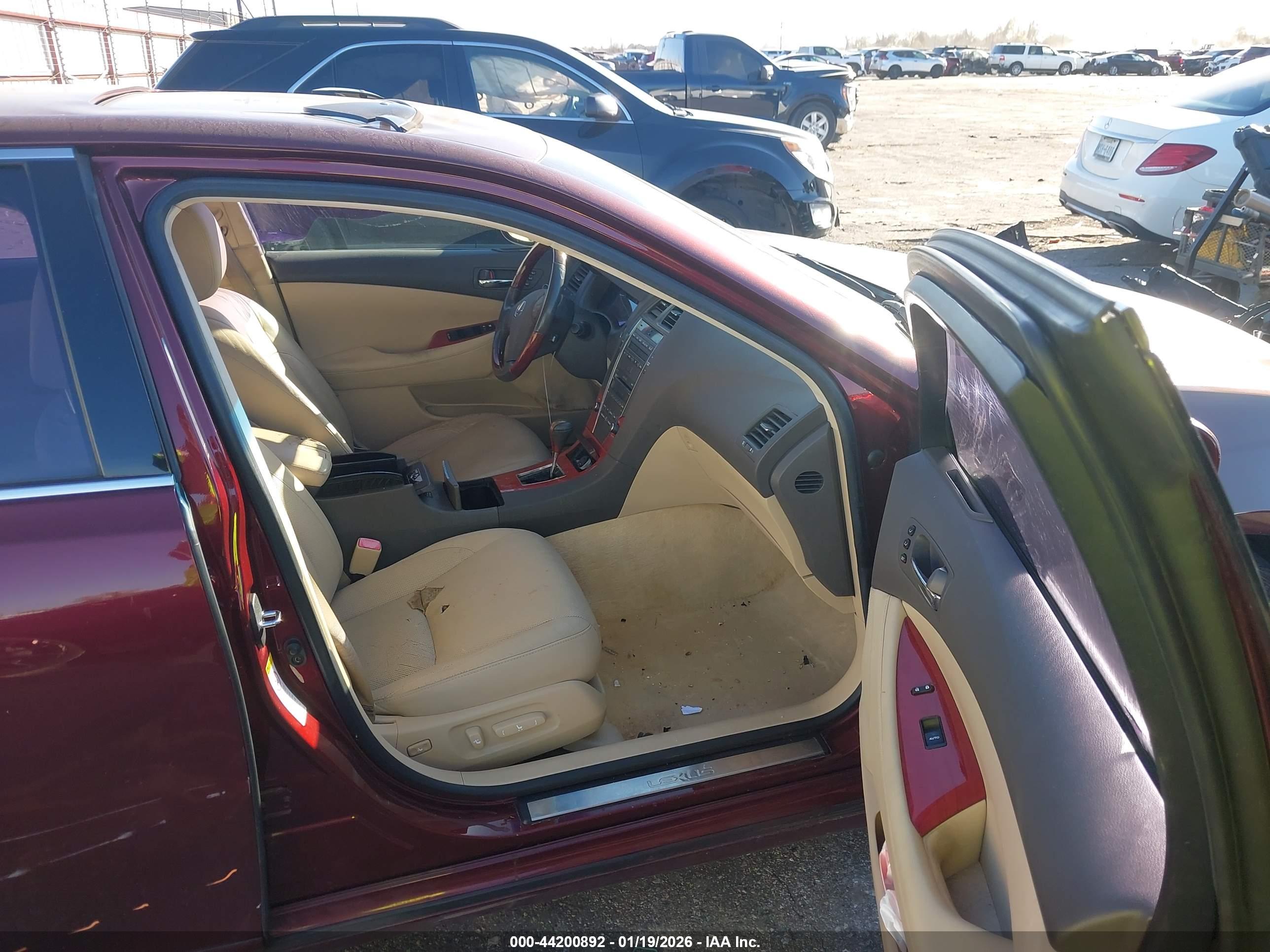 LEXUS ES image 5