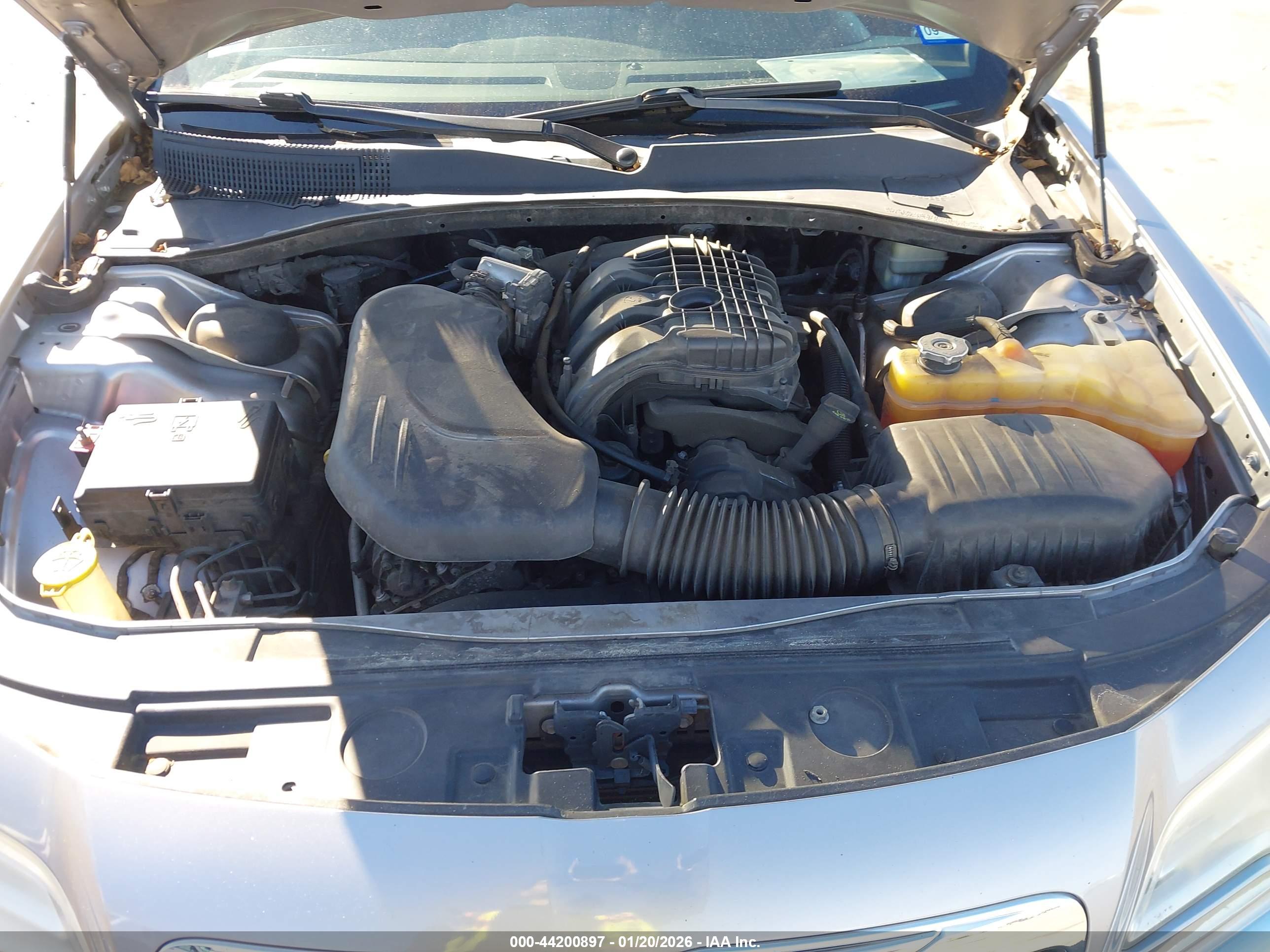 CHRYSLER 300 image 10