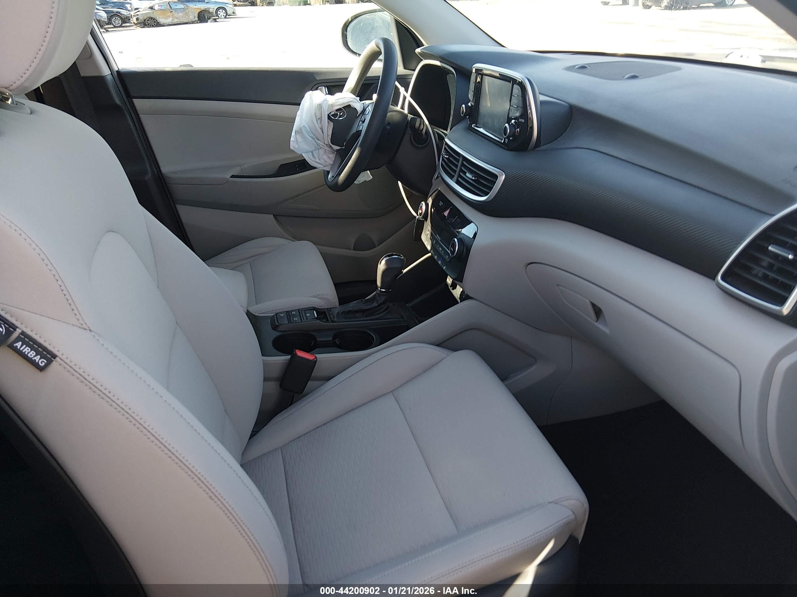 HYUNDAI TUCSON image 5