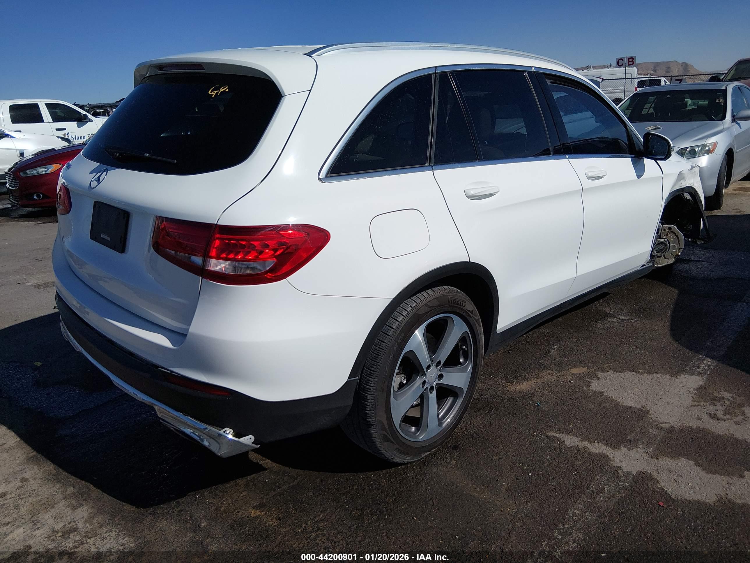MERCEDES-BENZ GLC image 4