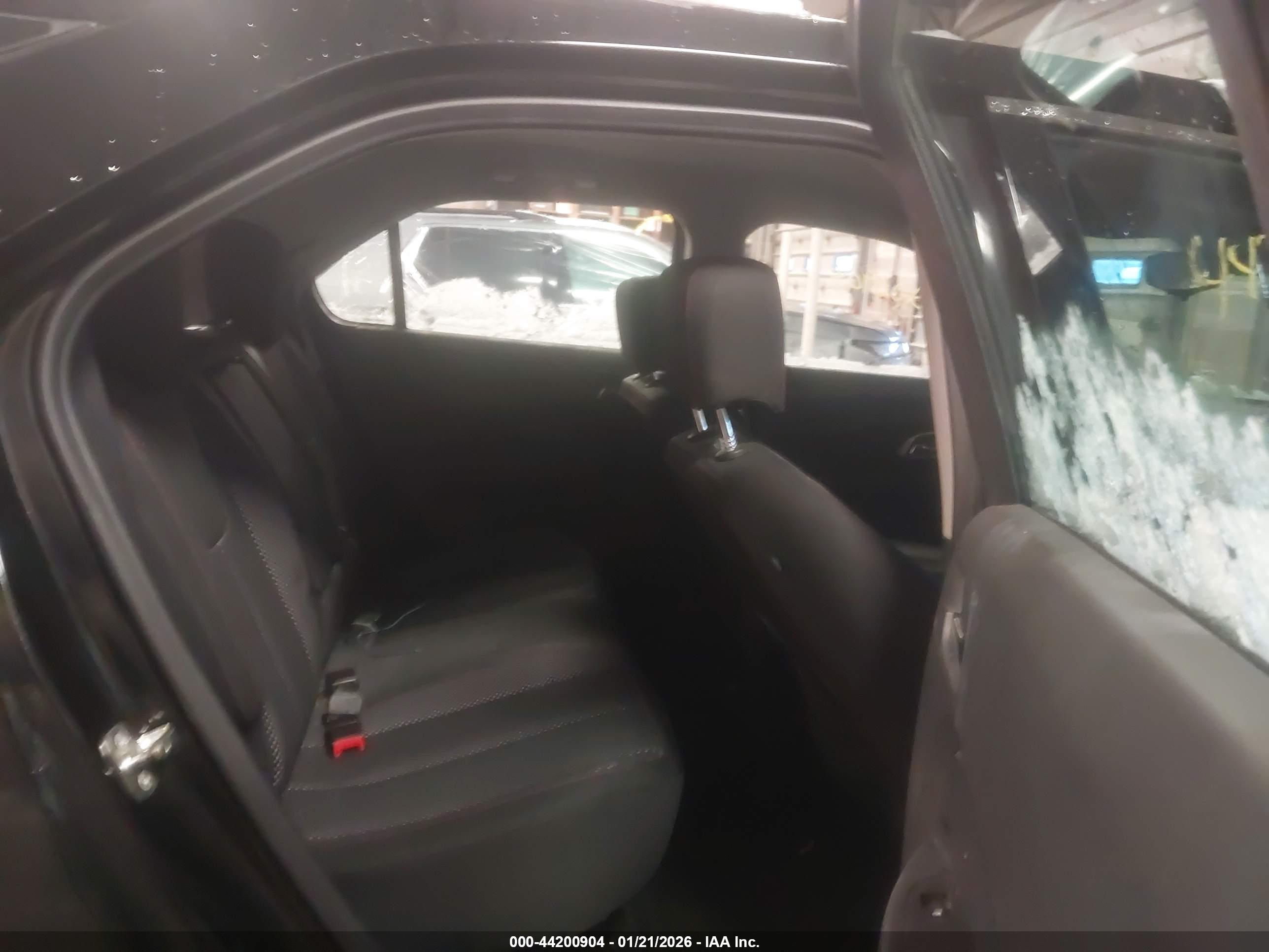 CHEVROLET EQUINOX image 8