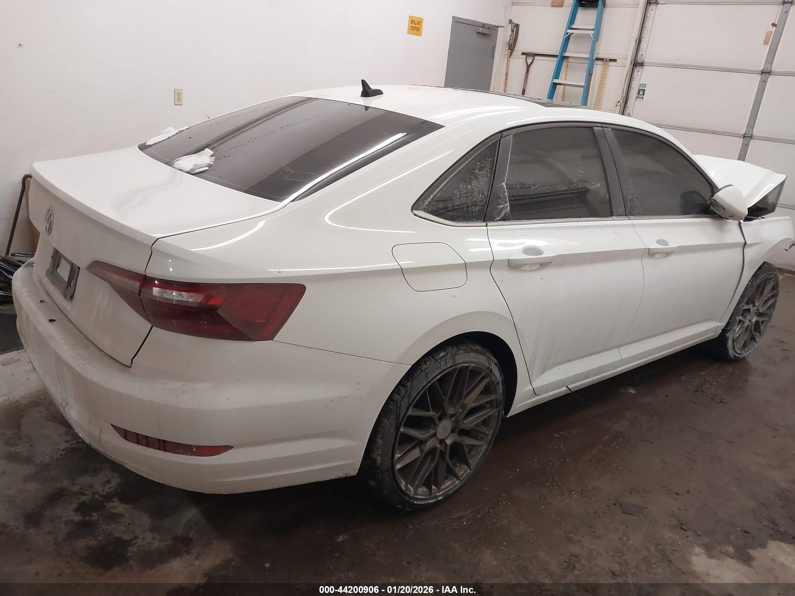 VOLKSWAGEN JETTA image 4