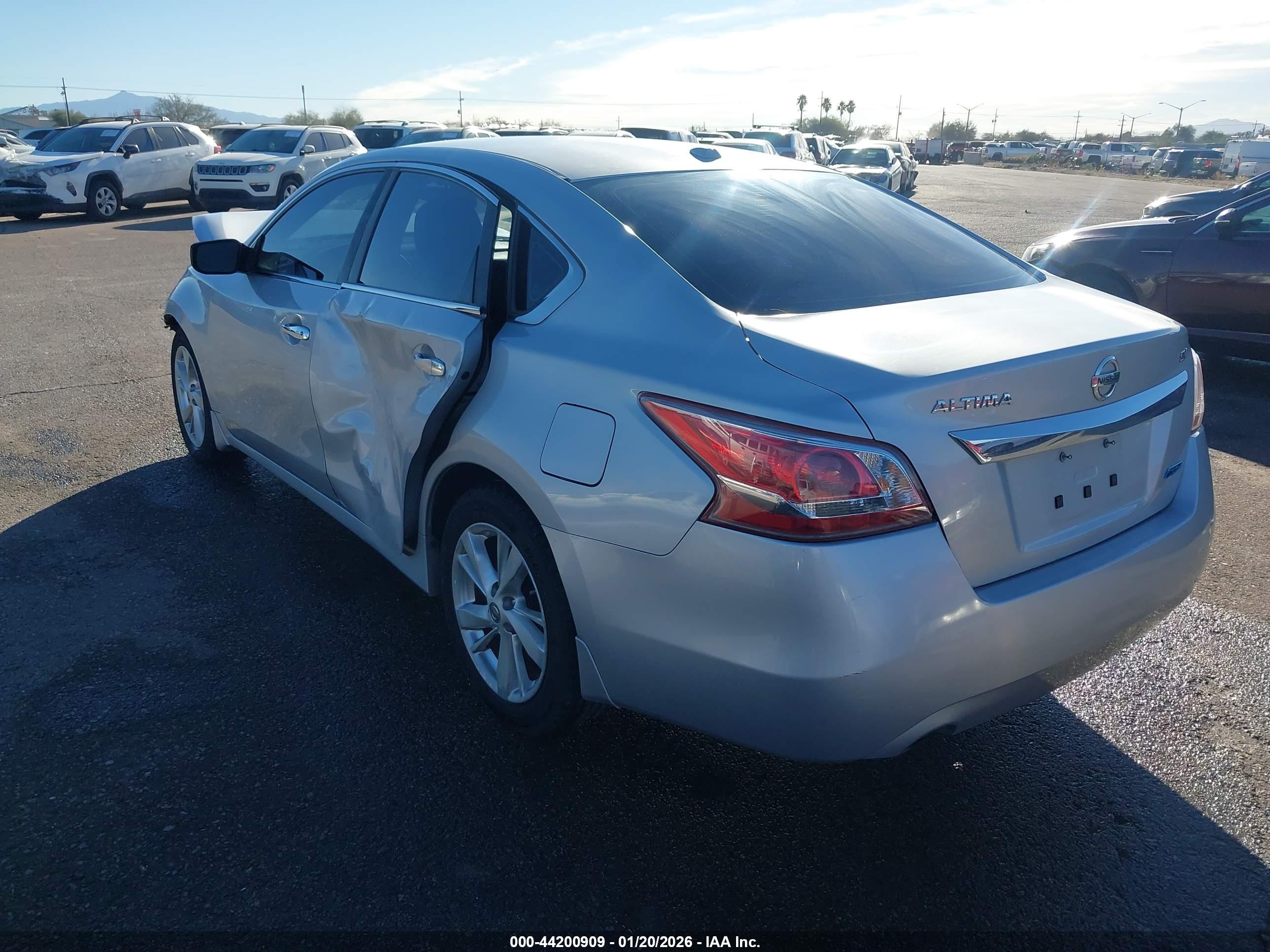 NISSAN ALTIMA image 3