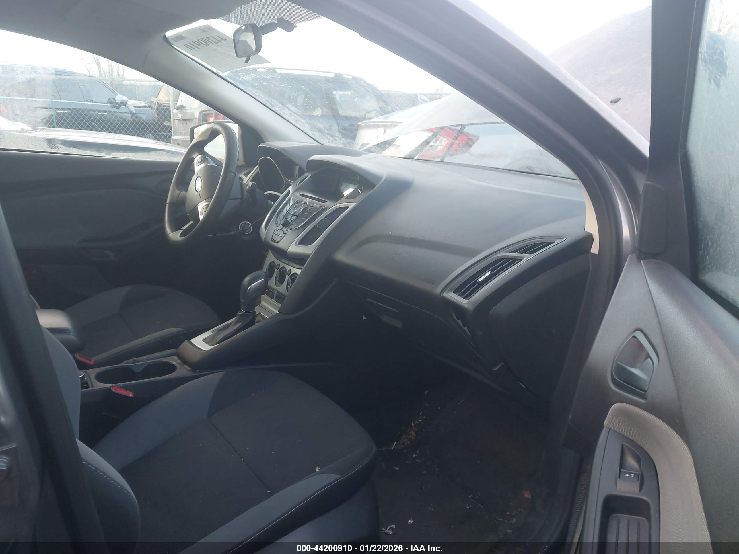 FORD FOCUS image 5