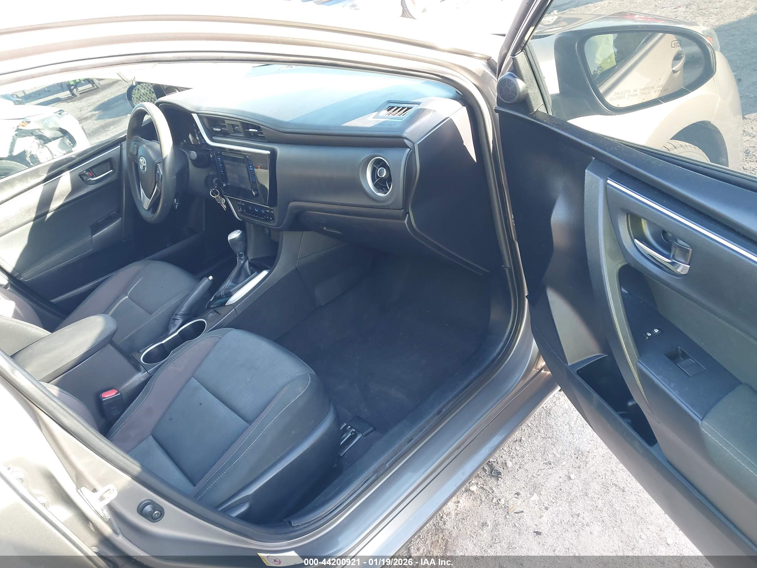 TOYOTA COROLLA image 5