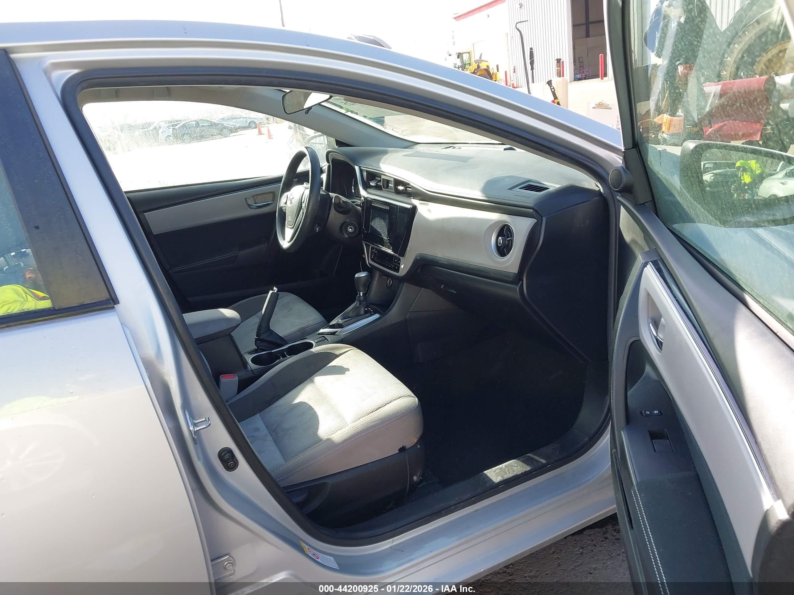 TOYOTA COROLLA image 5